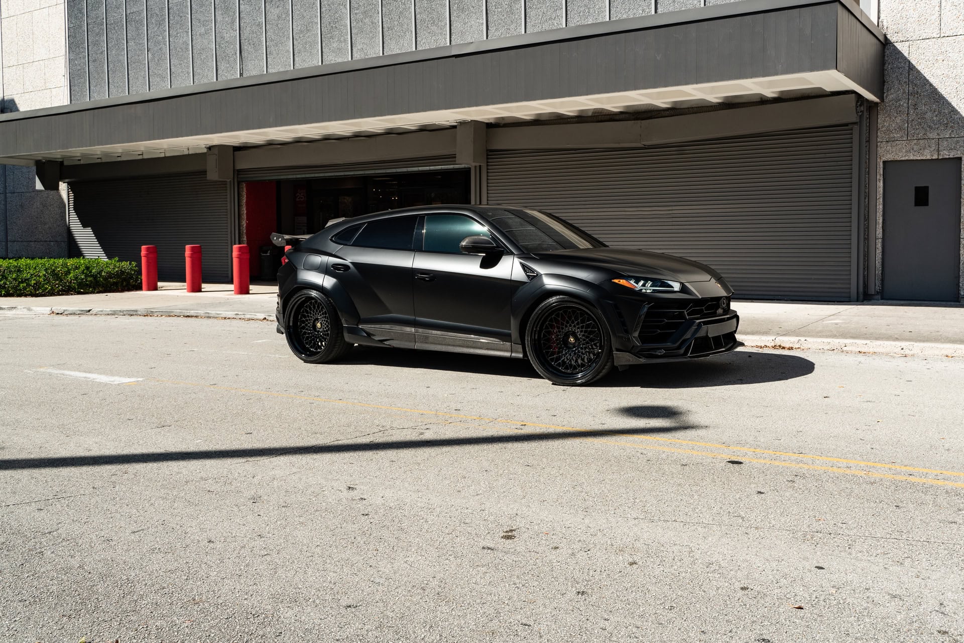 1016 Industries: Urus | Nero Noctis | on 1886 S009 | Satin Black