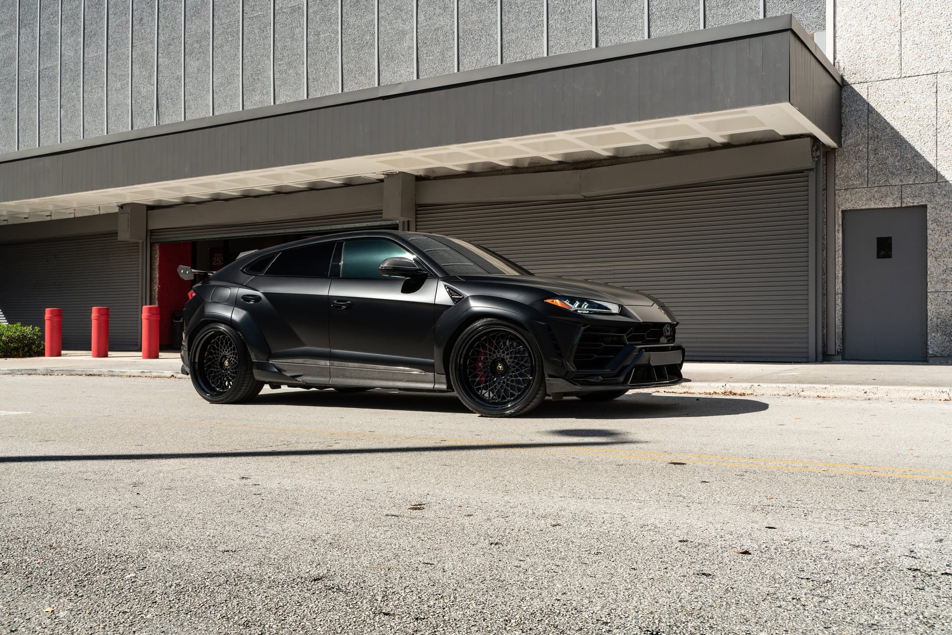 1016 Industries: Urus | Nero Noctis | on 1886 S009 | Satin Black
