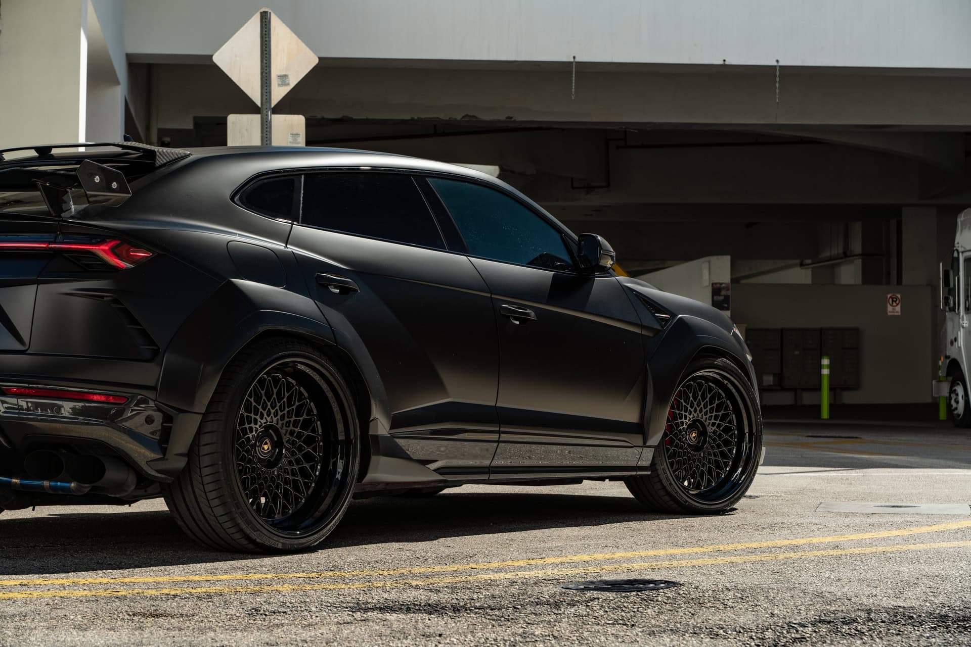 1016 Industries: Urus | Nero Noctis | on 1886 S009 | Satin Black