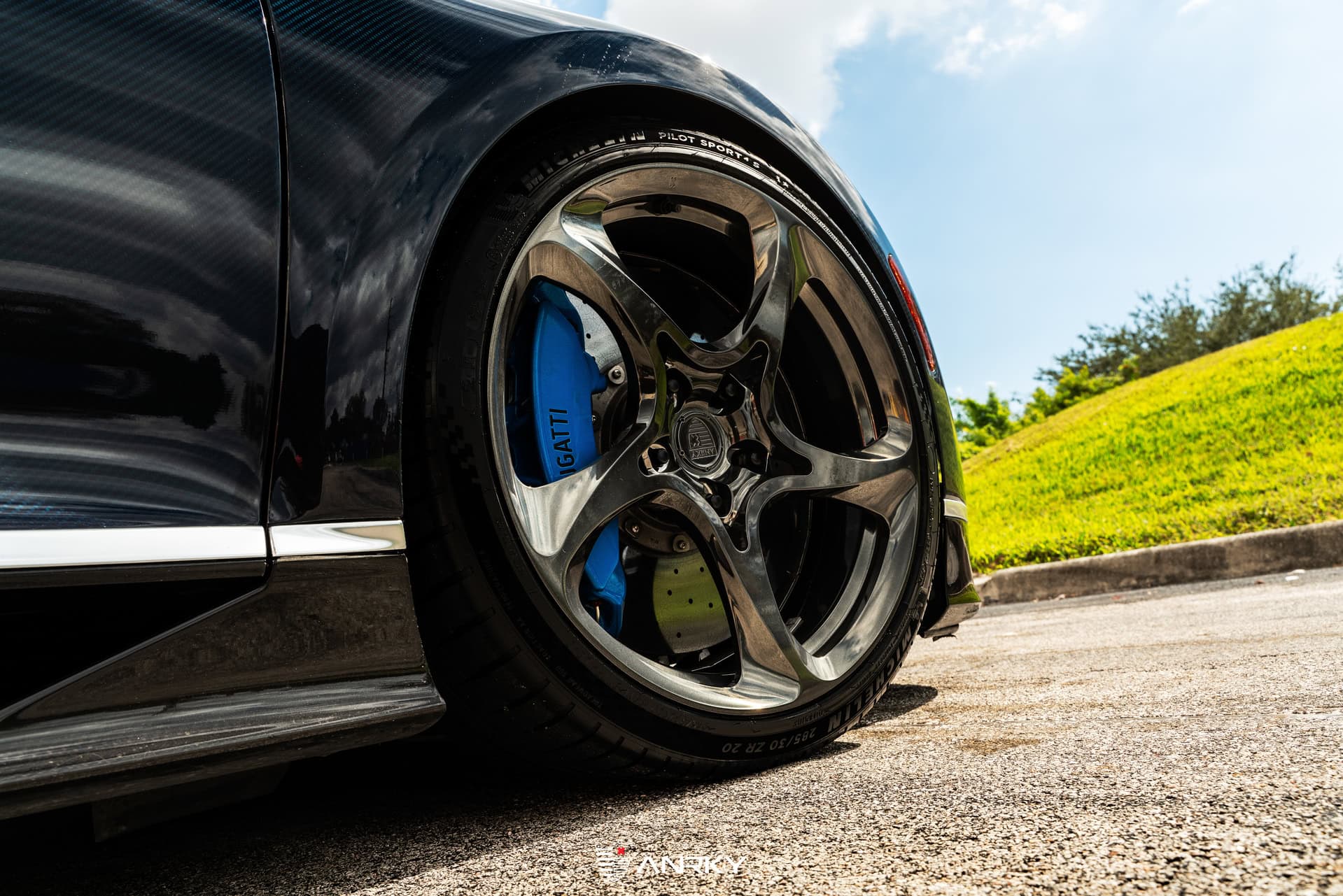 Bugatti Chiron | on ANRKY XR-105 | Mirror Polished Smoke