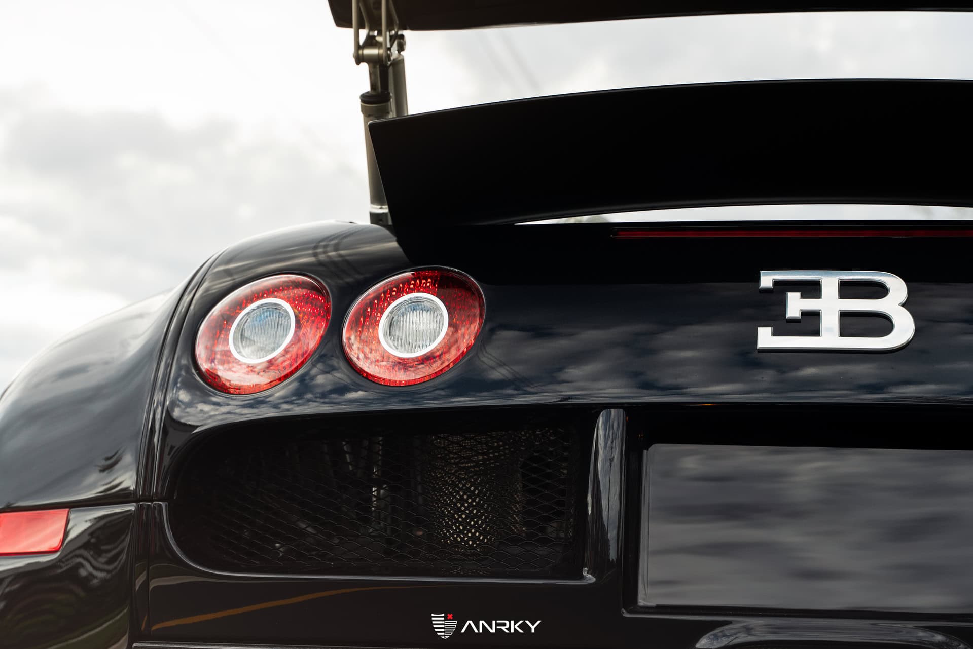 Photo 22 of Bugatti Veyron | on ANRKY S1-X0 | Frozen Polished Clear