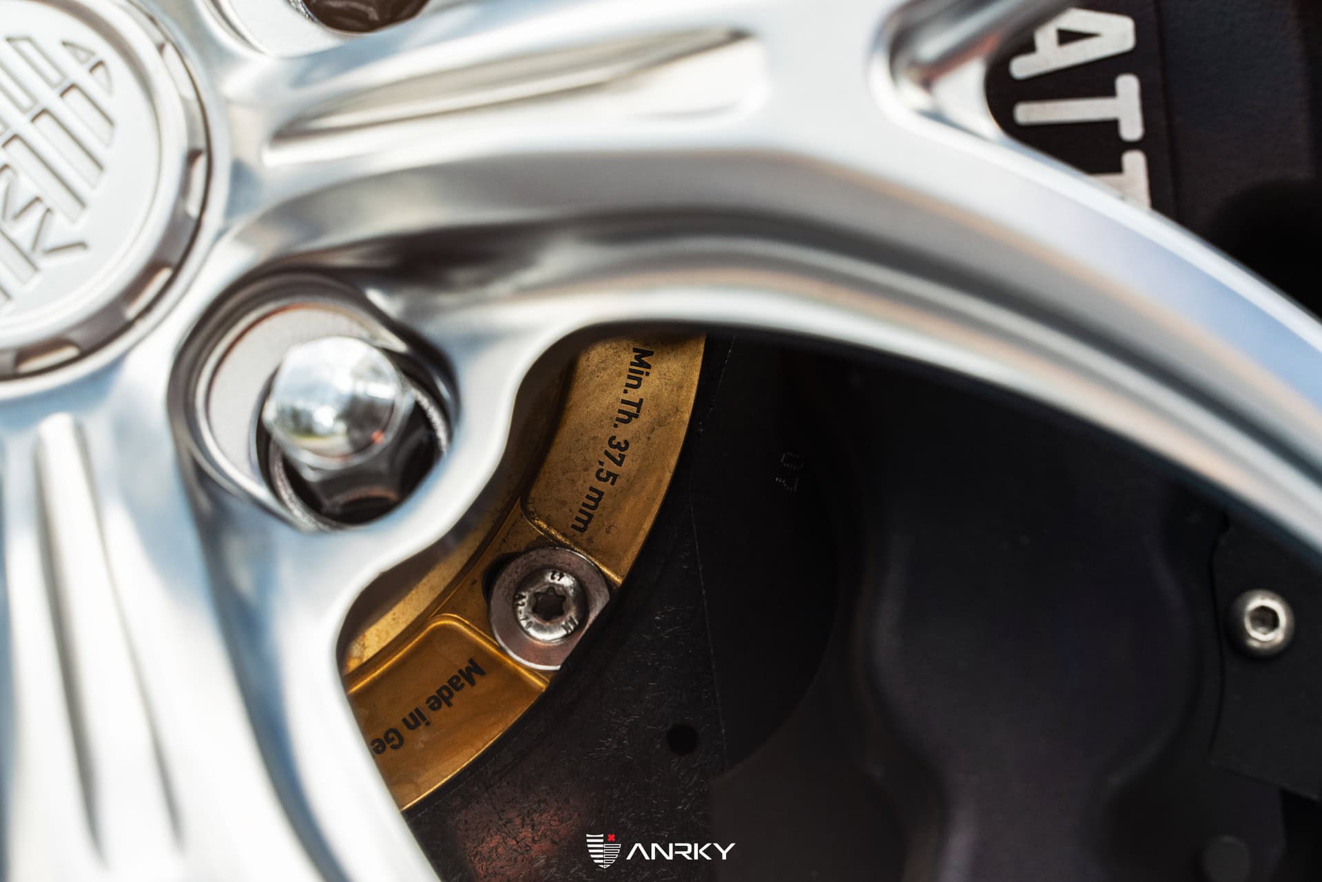 Bugatti Veyron | on ANRKY XR-105 | Frozen Polished Clear