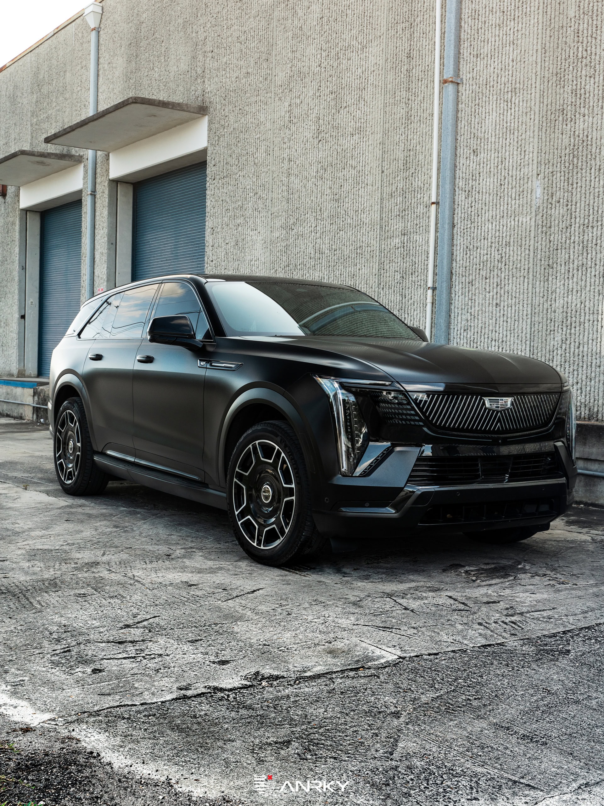 Cadillac Escalade iQ  | | on ANRKY RF-77 | Two Tone: Gloss Black Face + Brushed Windows 