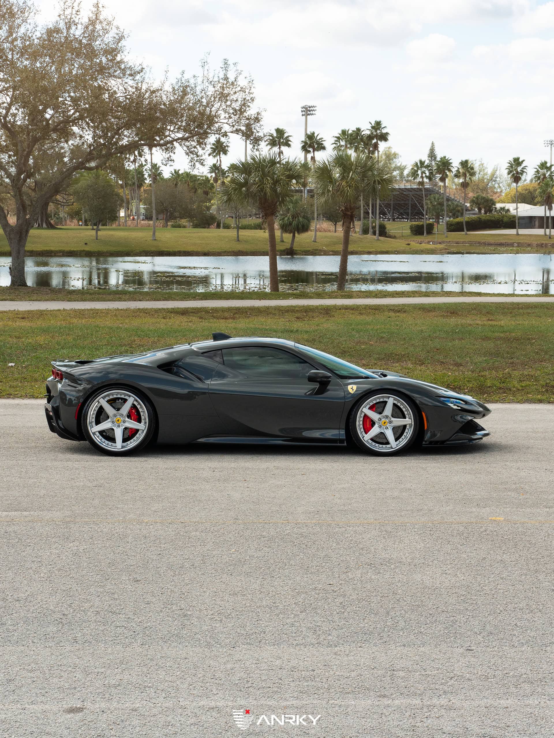 Ferrari SF90 Stradale | Grigio Medio | ANRKY RS5.3 | Brushed Clear