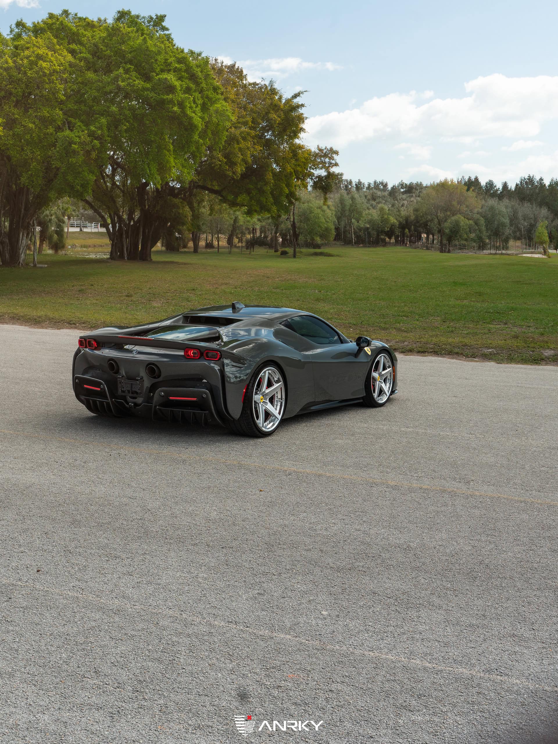 Ferrari SF90 Stradale | Grigio Medio | ANRKY RS5.3 | Brushed Clear