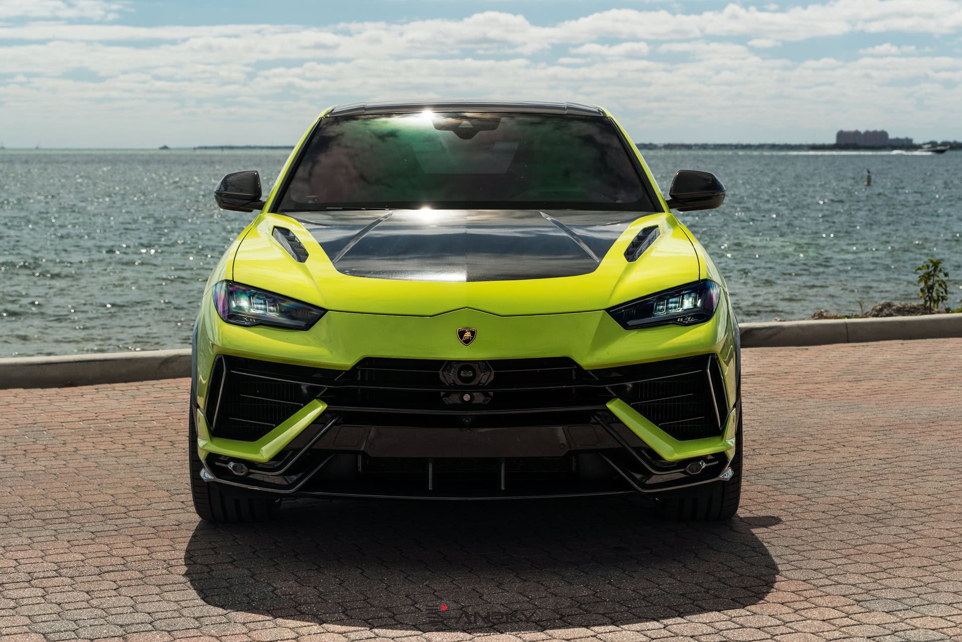 Photo 21 of Lamborghini Urus Performante | | on ANRKY AN20 | Gloss White