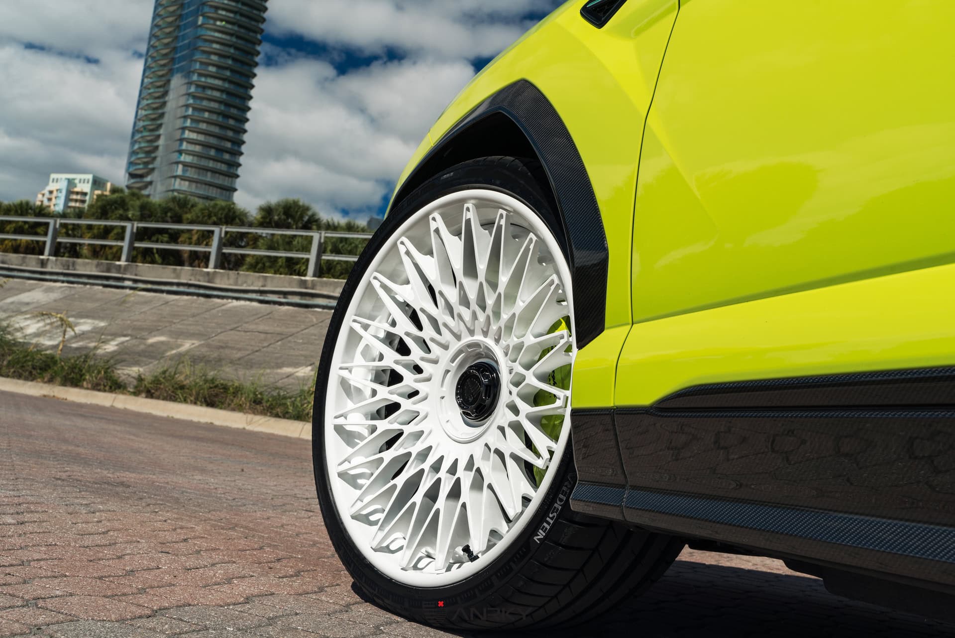Photo 34 of Lamborghini Urus Performante | | on ANRKY AN20 | Gloss White