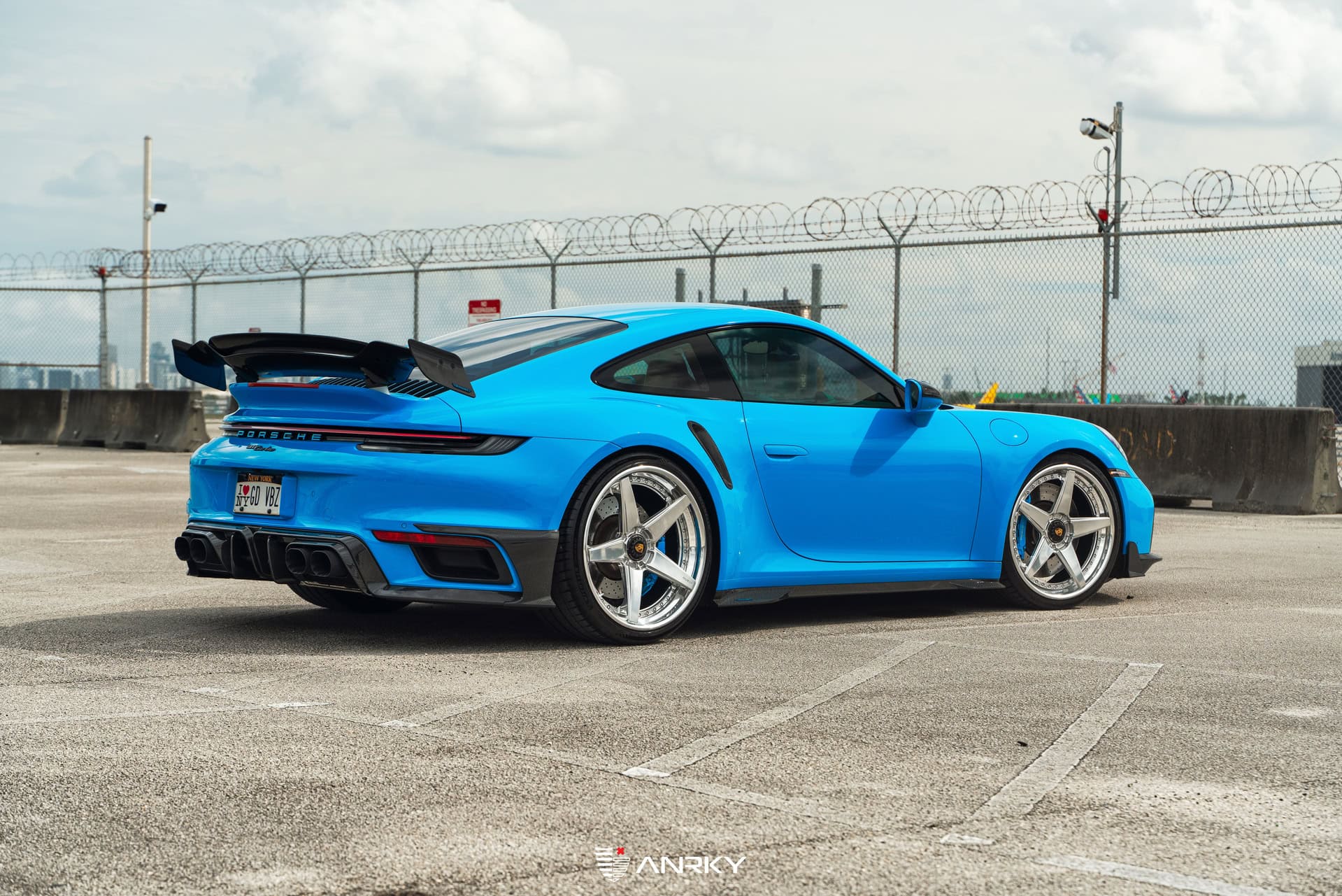Mansory Porsche 992 | Rivera Blue | on ANRKY RS5.3 | Polished Clear