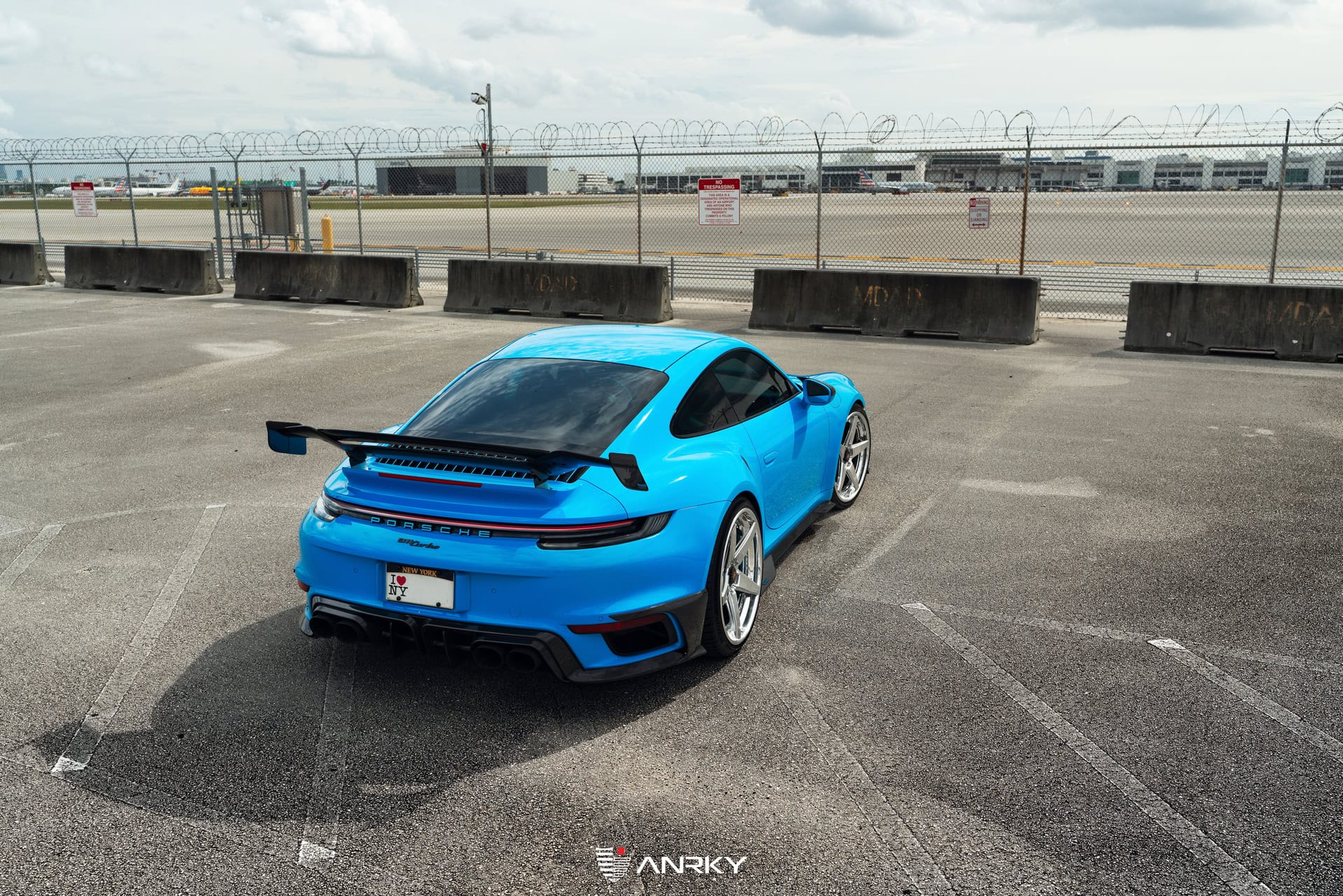 Mansory Porsche 992 | Rivera Blue | on ANRKY RS5.3 | Polished Clear