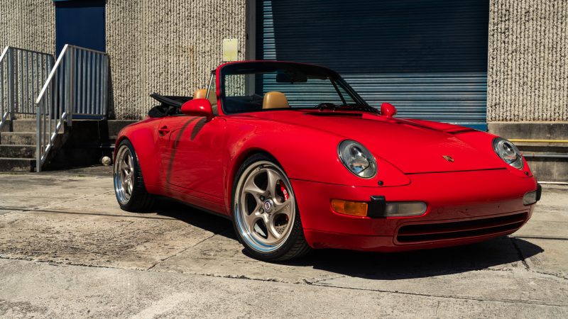 Porsche 993 Carrera Cabriolet | Guards Red | on HRE 522 FMR | Satin White Gold