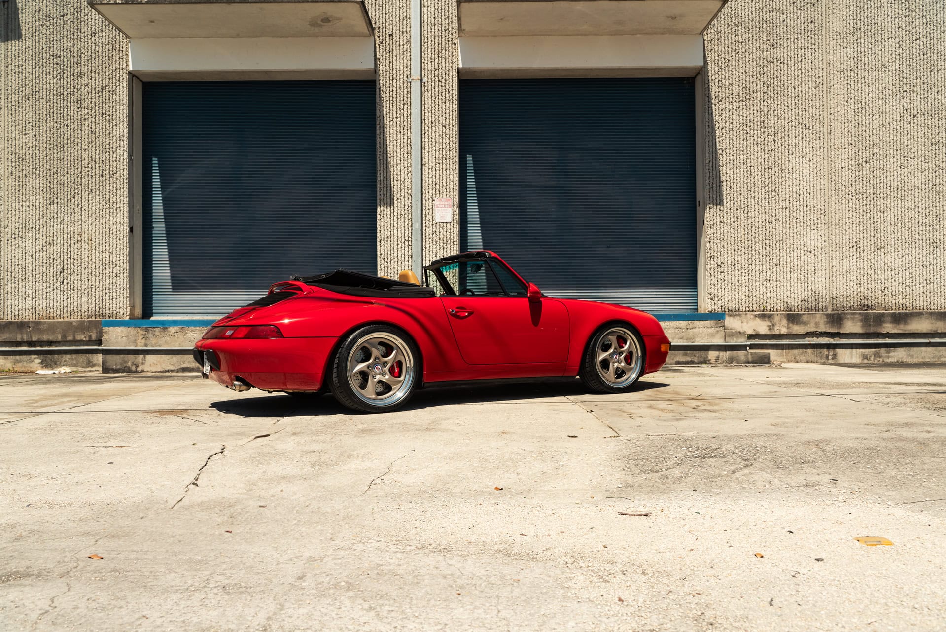 Porsche 993 Carrera Cabriolet on HRE 522
