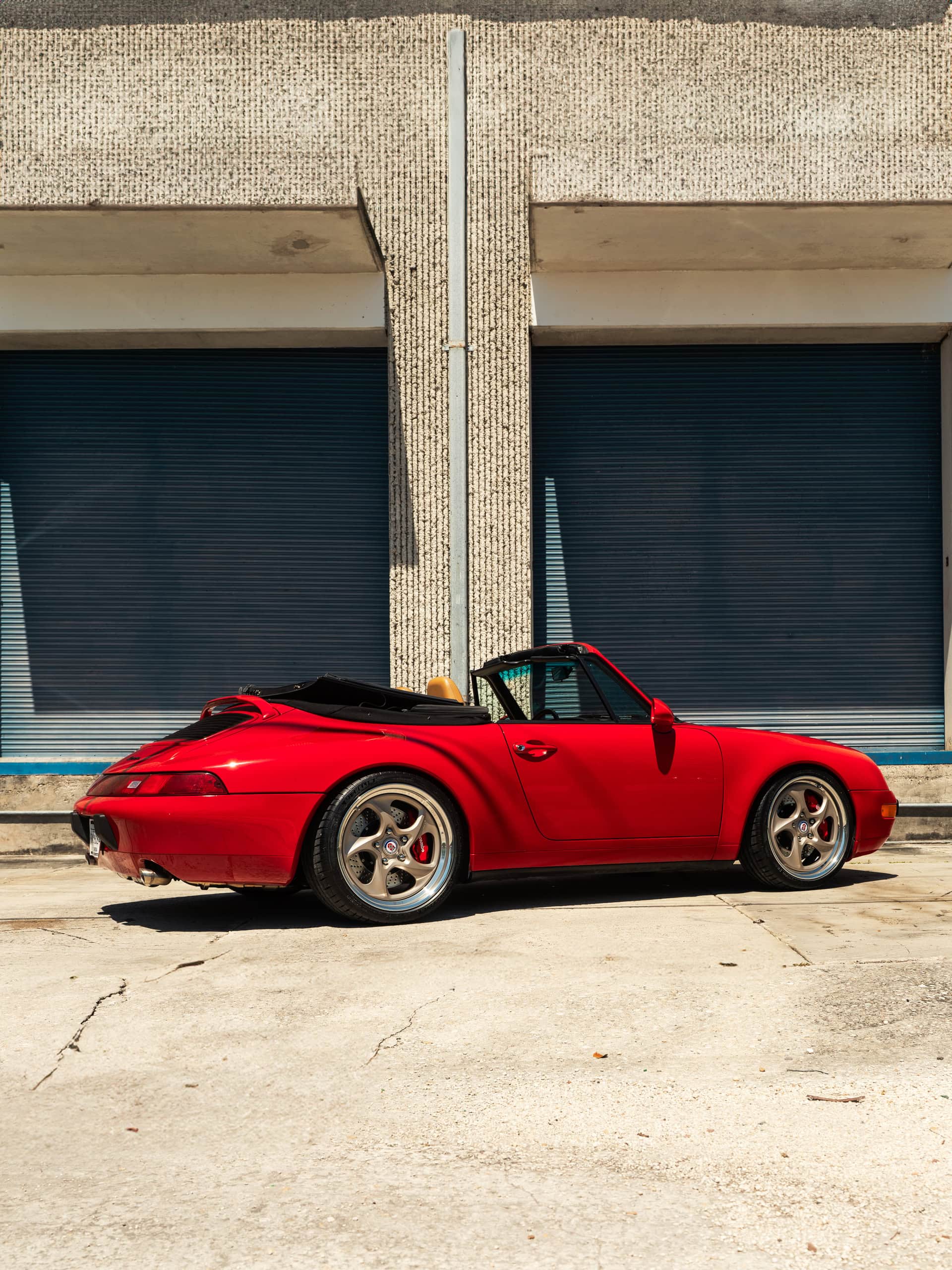 Porsche 993 Carrera Cabriolet on HRE 522