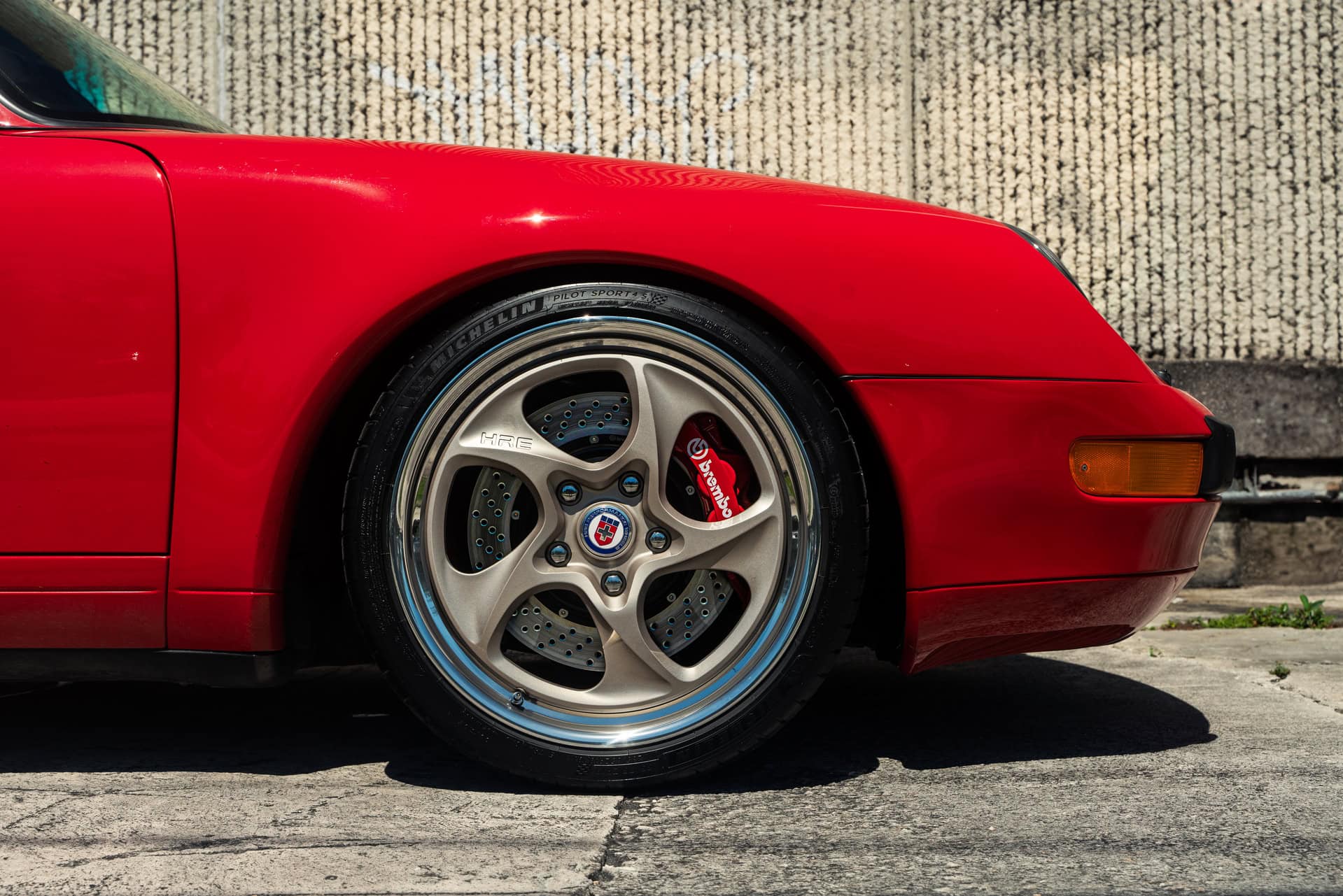 Porsche 993 Carrera Cabriolet on HRE 522