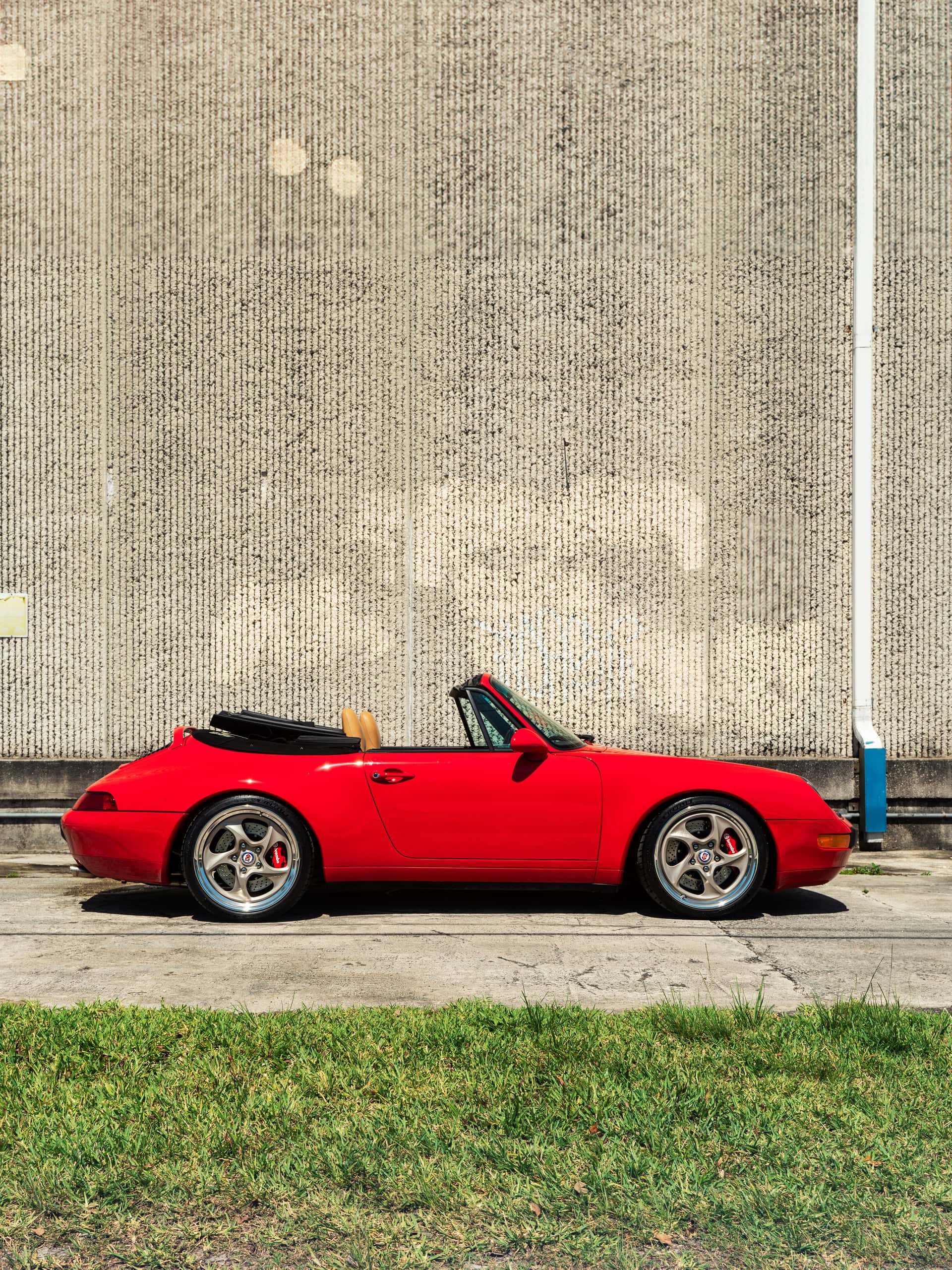 Porsche 993 Carrera Cabriolet on HRE 522