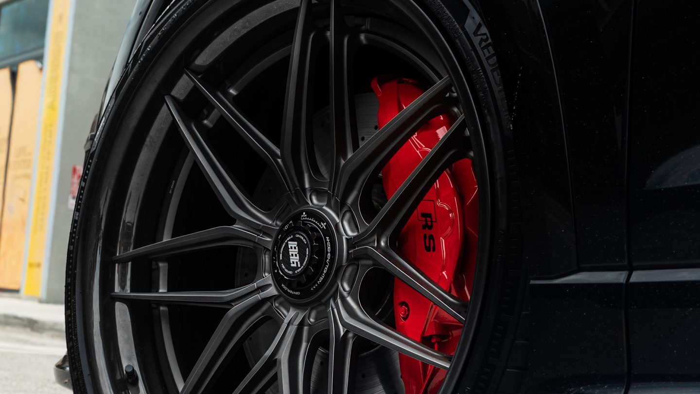 Audi RSQ8 on 1886 wheels