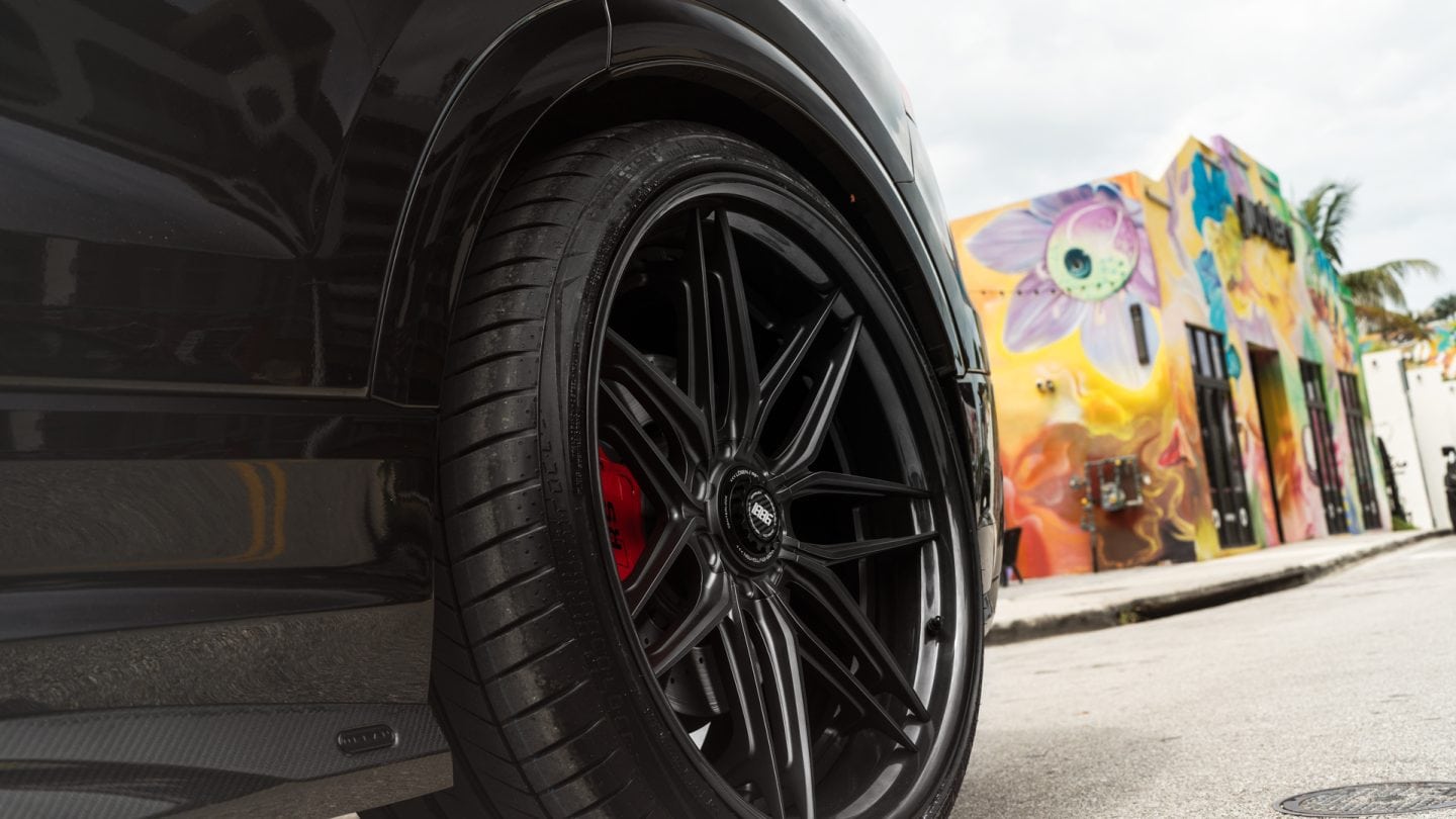 Audi RSQ8 on 1886 wheels