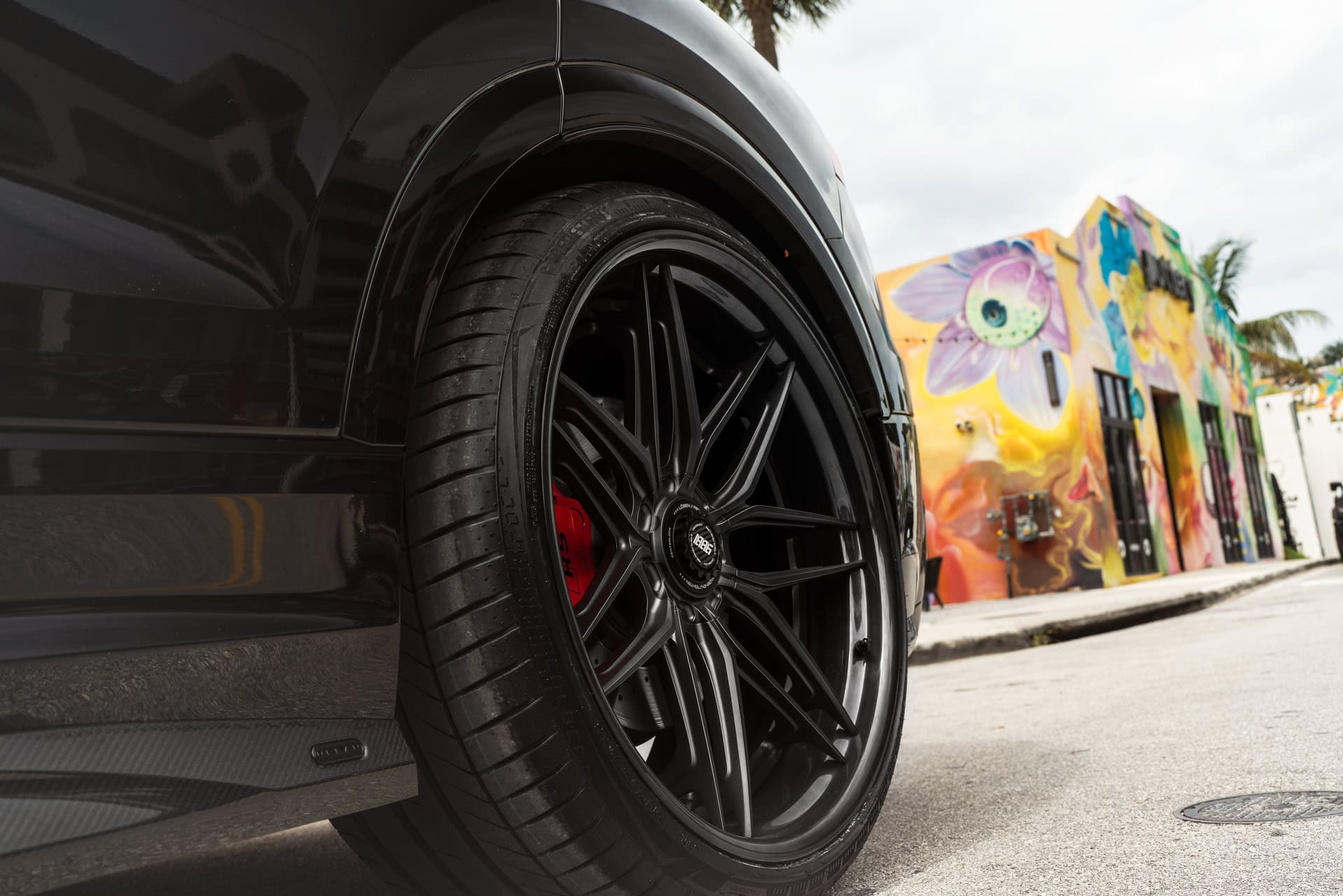 Audi RSQ8 on 1886 wheels