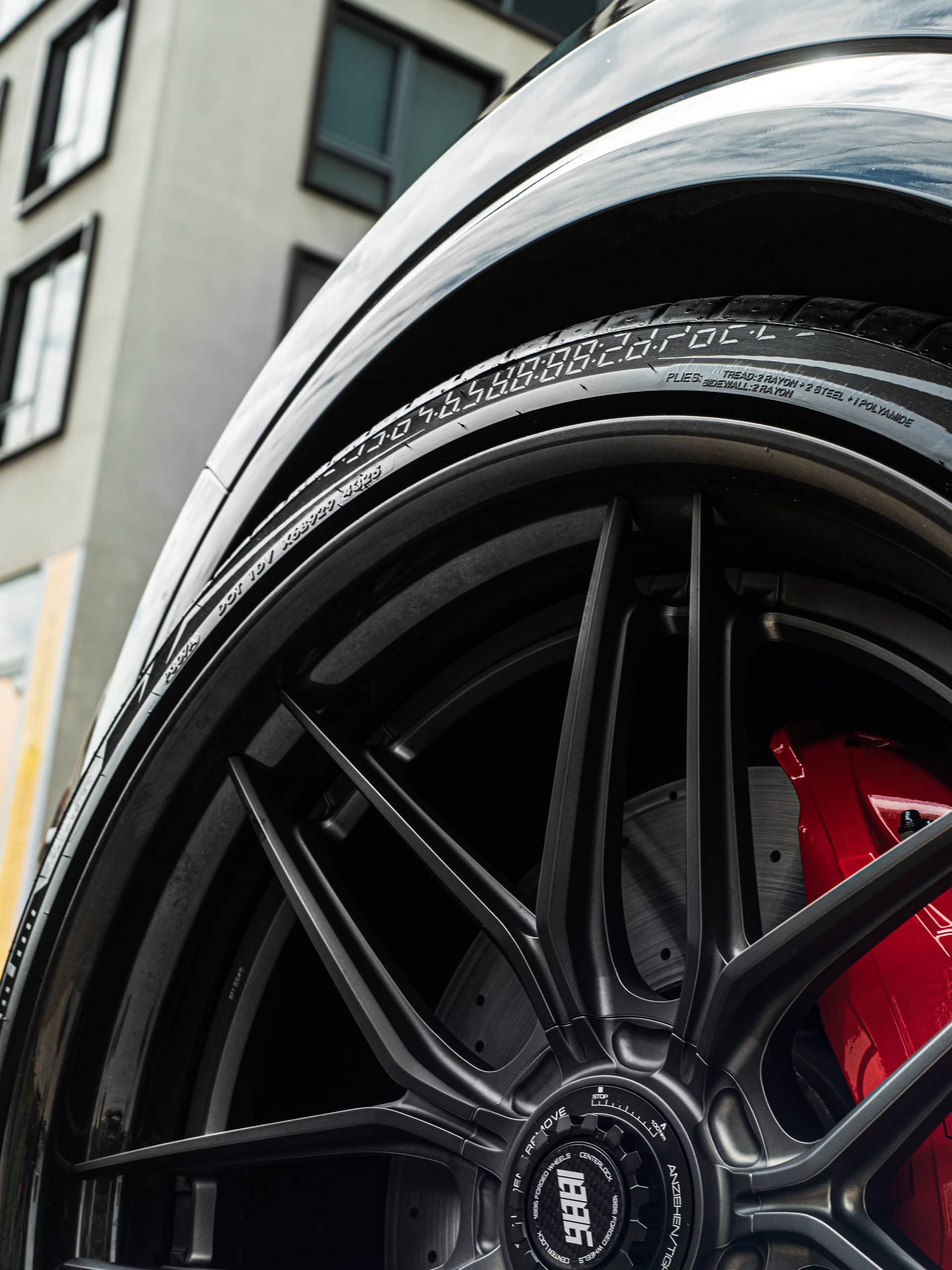 Audi RSQ8 on 1886 wheels
