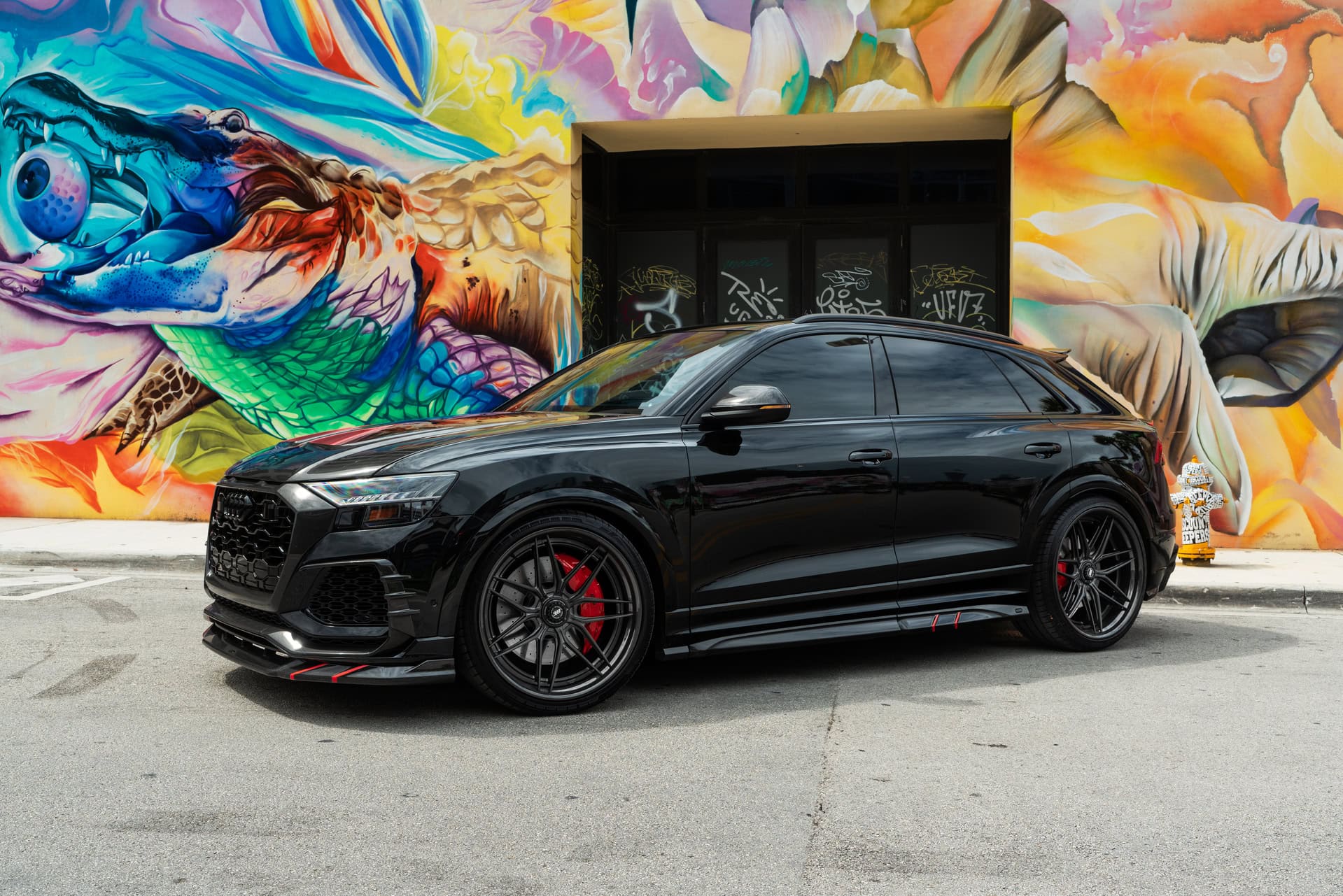 Audi RSQ8 on 1886 wheels