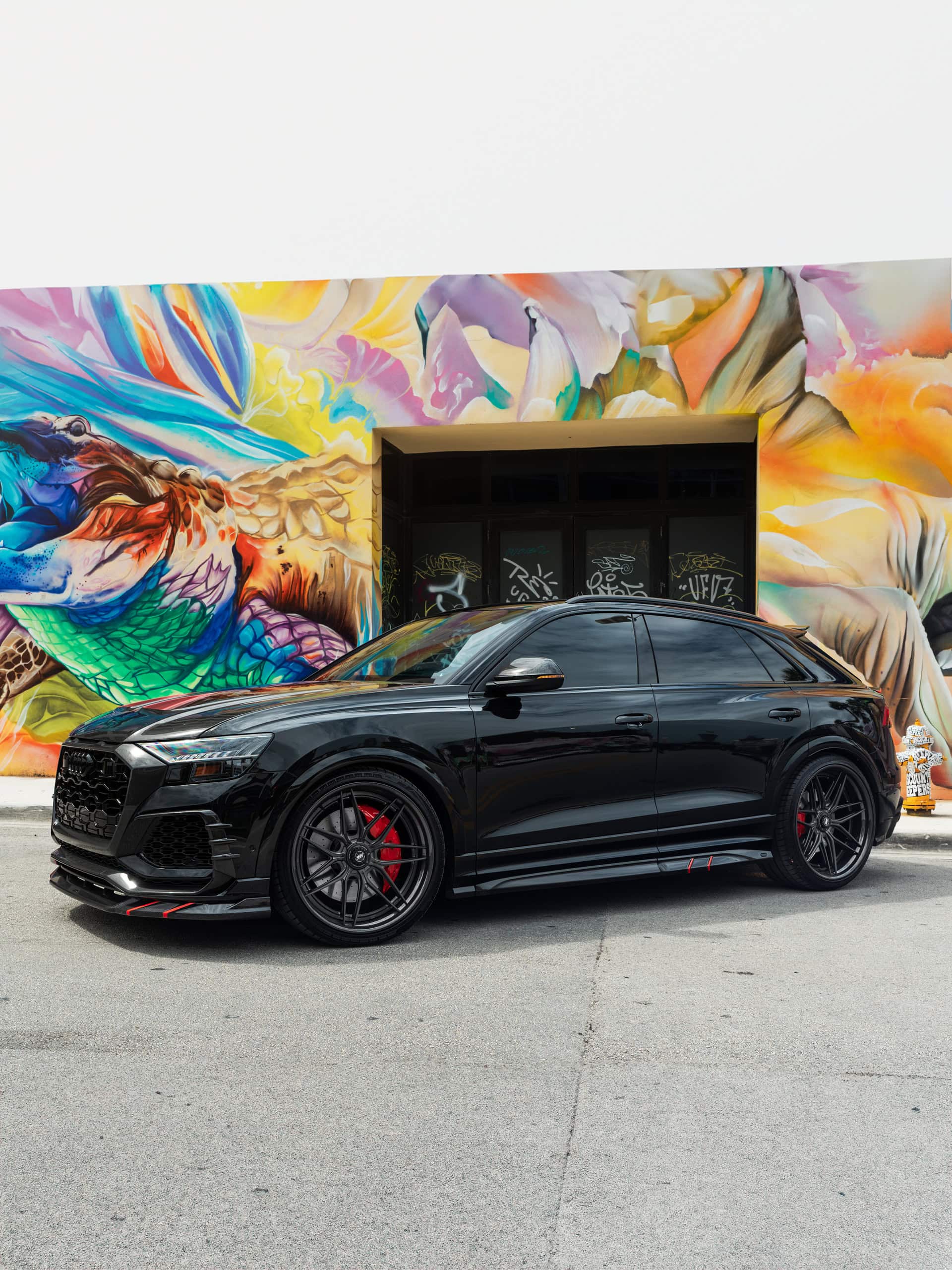 Audi RSQ8 on 1886 wheels