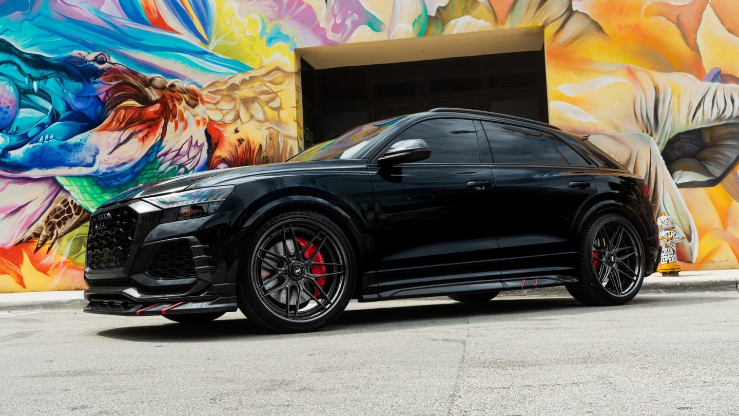 Audi RSQ8 on 1886 wheels