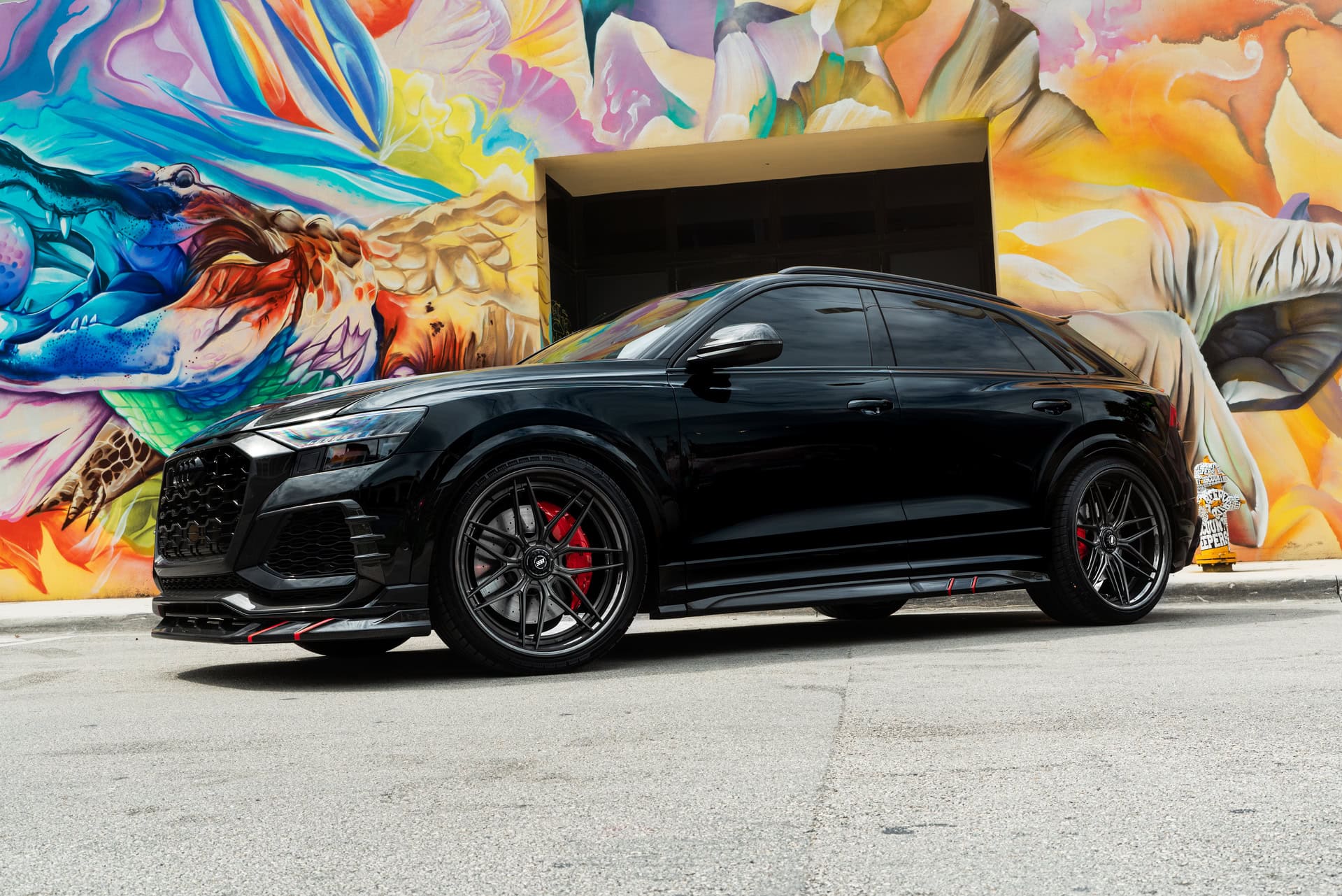 Audi RSQ8 on 1886 wheels