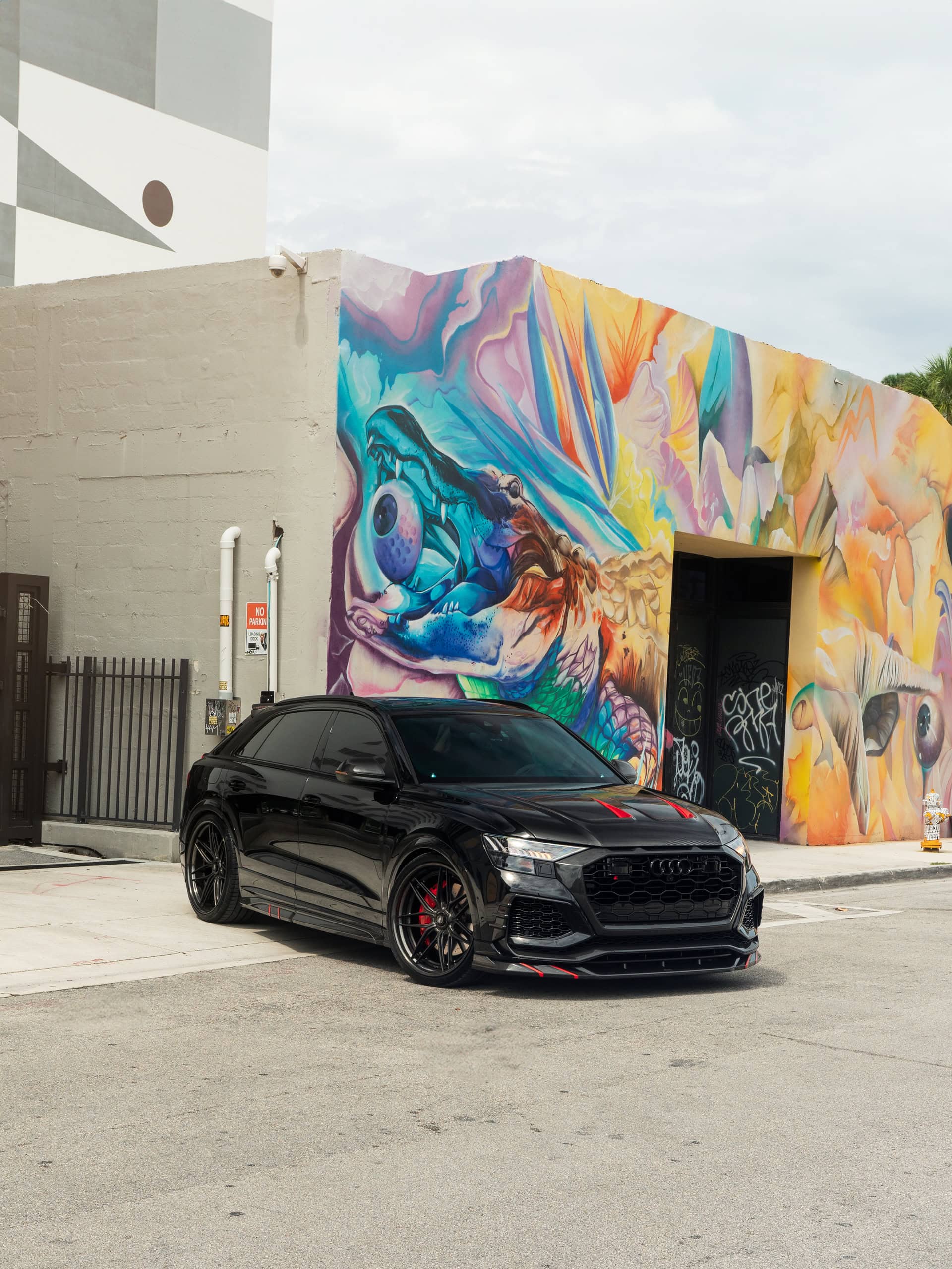 Audi RSQ8 on 1886 wheels