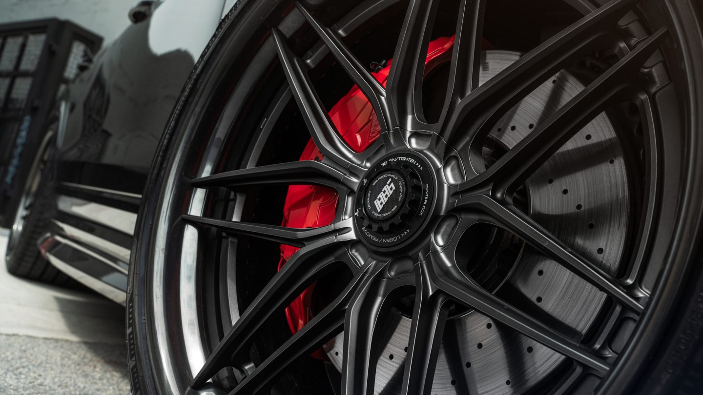 Audi RSQ8 on 1886 wheels