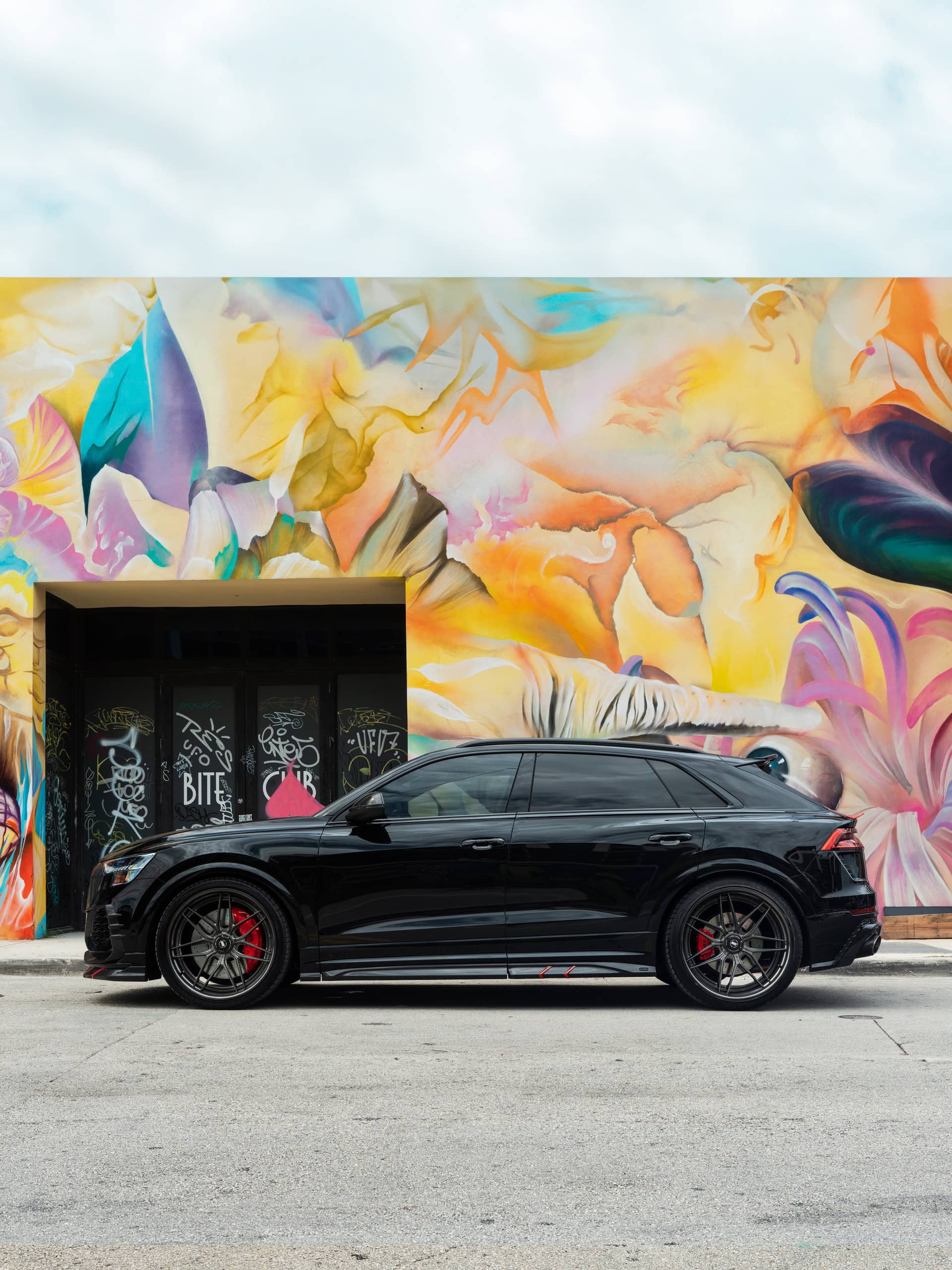 Audi RSQ8 on 1886 wheels