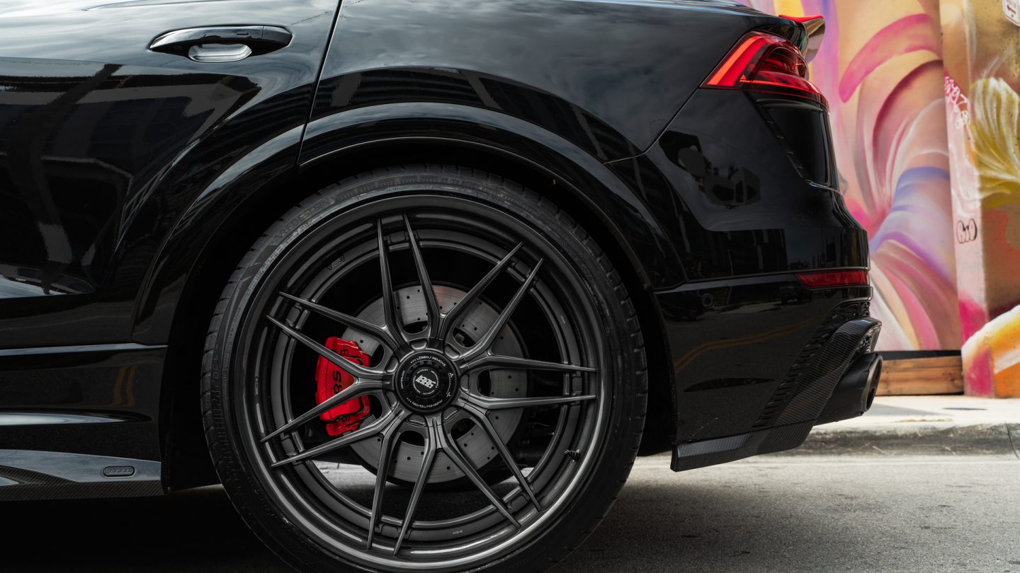 Audi RSQ8 on 1886 wheels