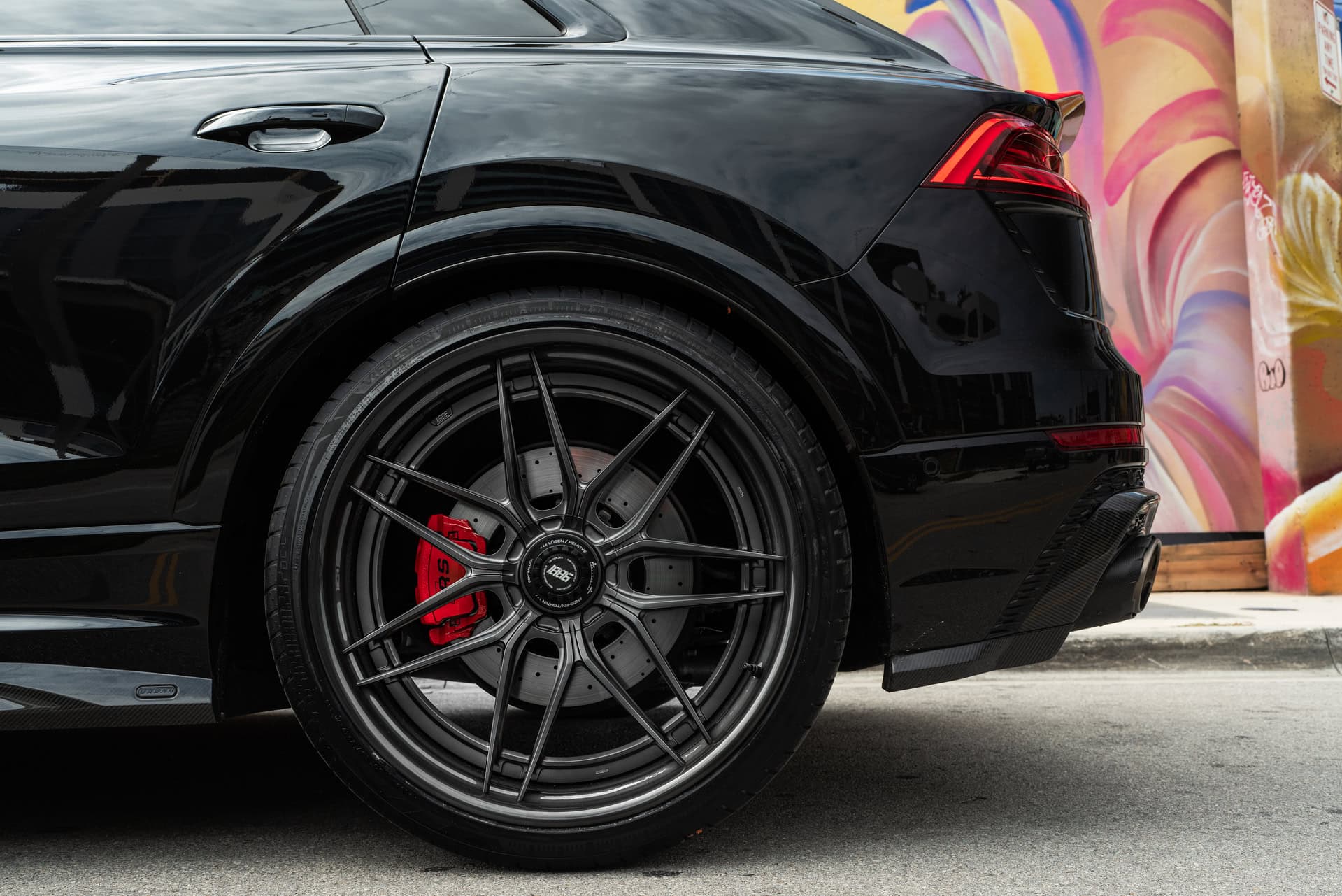 Audi RSQ8 on 1886 wheels