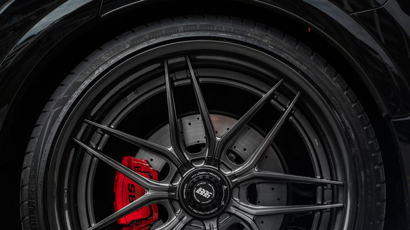 Audi RSQ8 on 1886 wheels