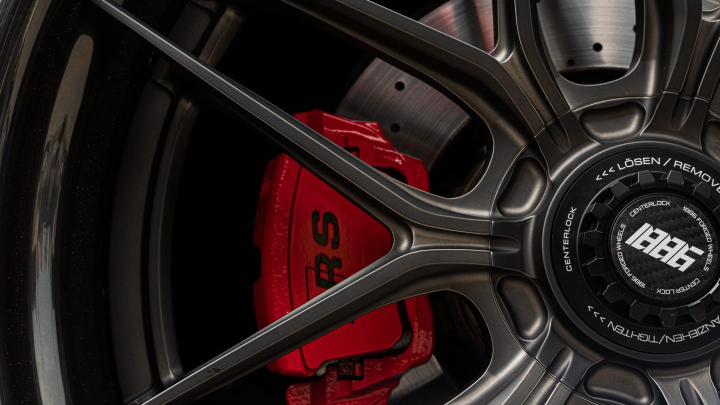 Audi RSQ8 on 1886 wheels