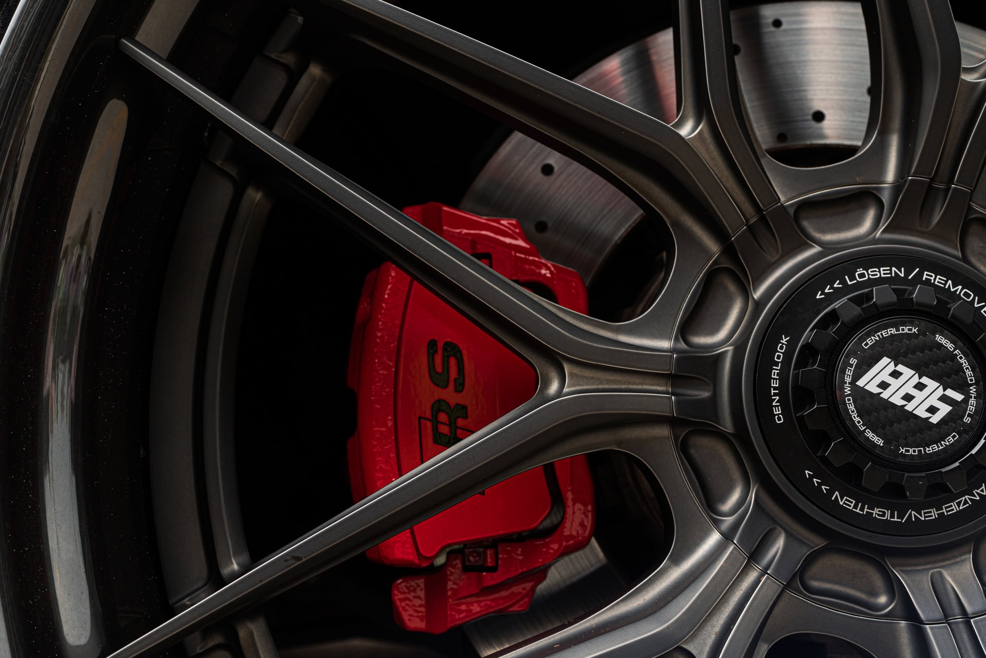 Audi RSQ8 on 1886 wheels