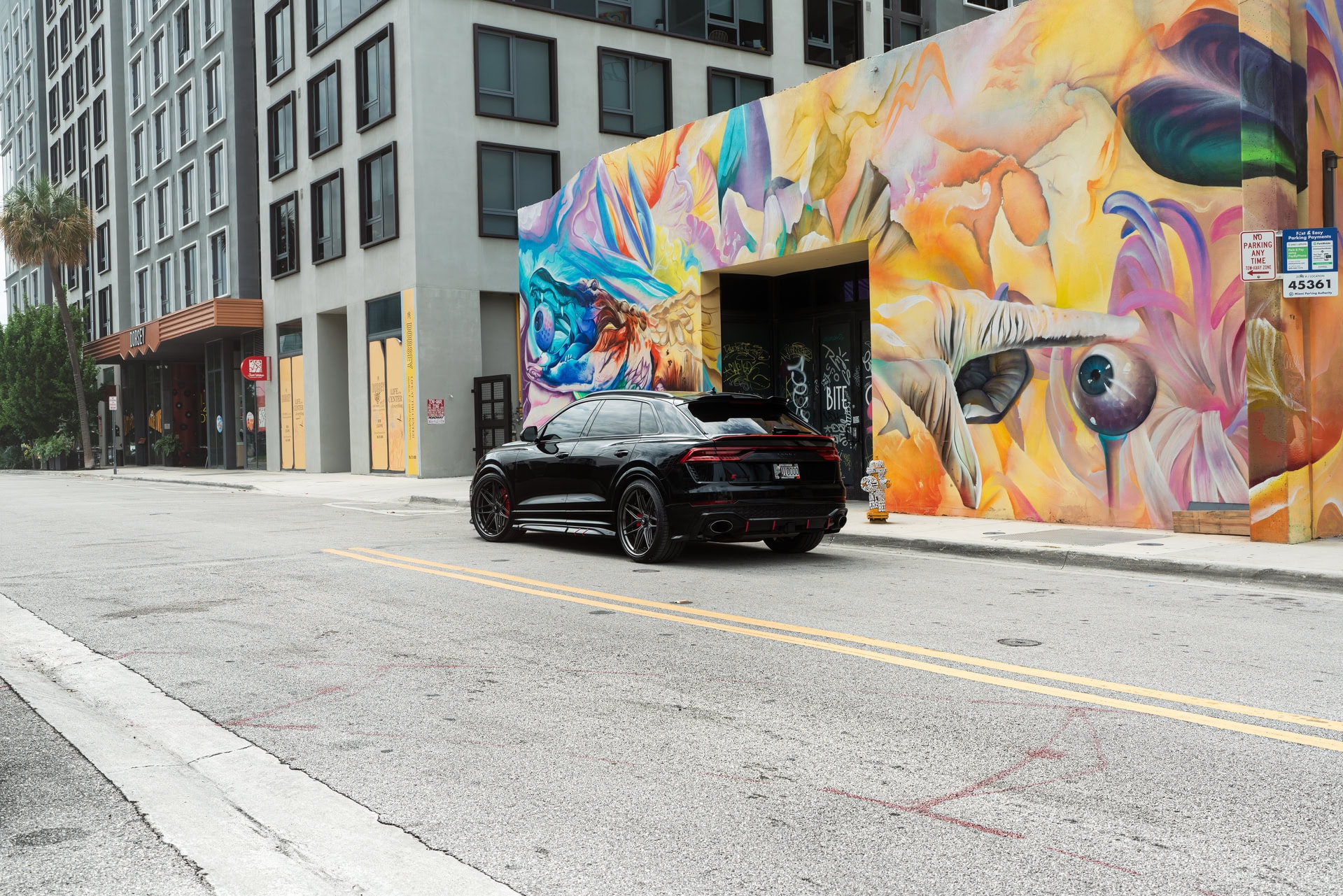 Audi RSQ8 on 1886 wheels