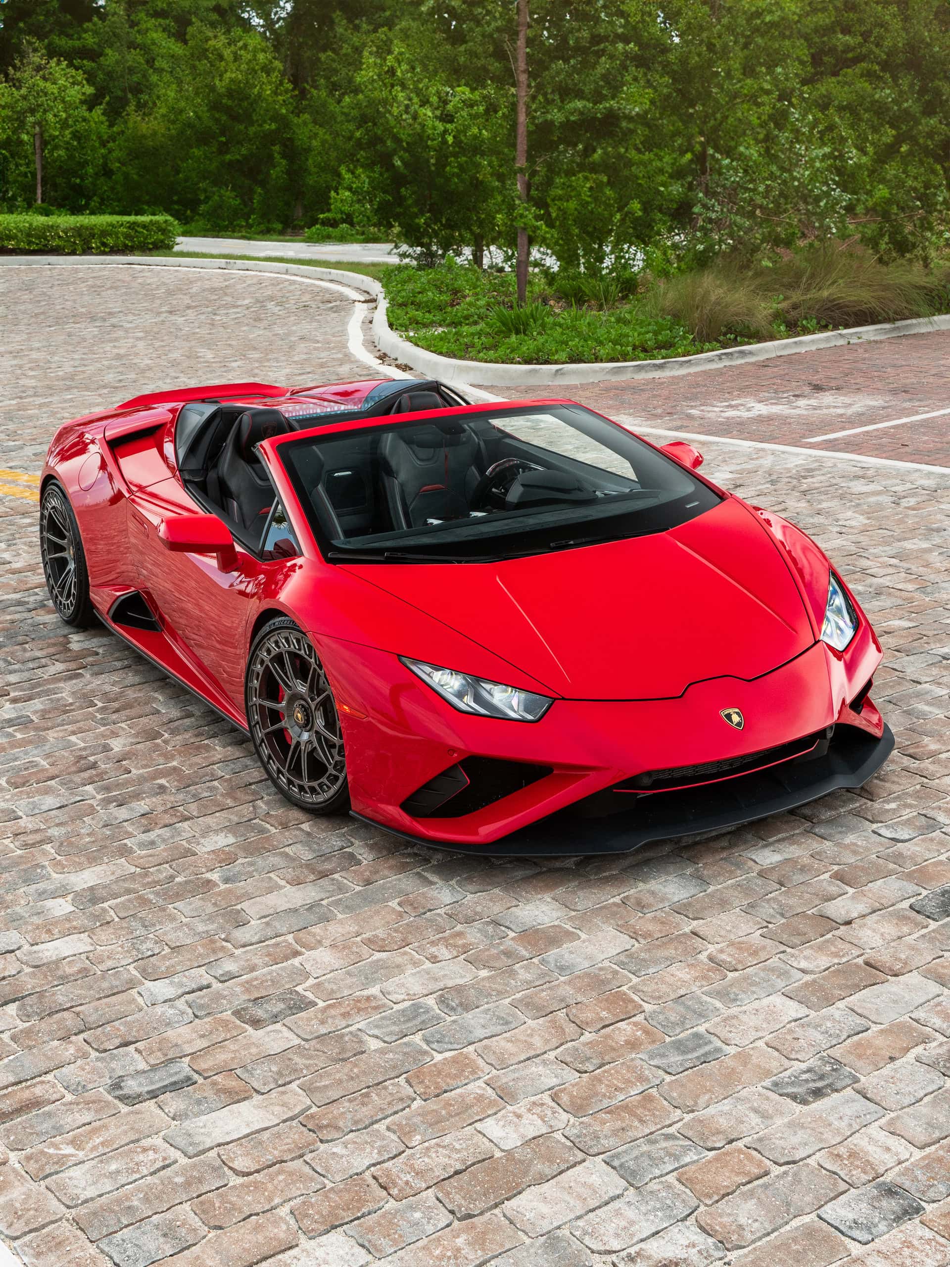 Lamborghini Huracan EVO on Avant Garde Wheels.