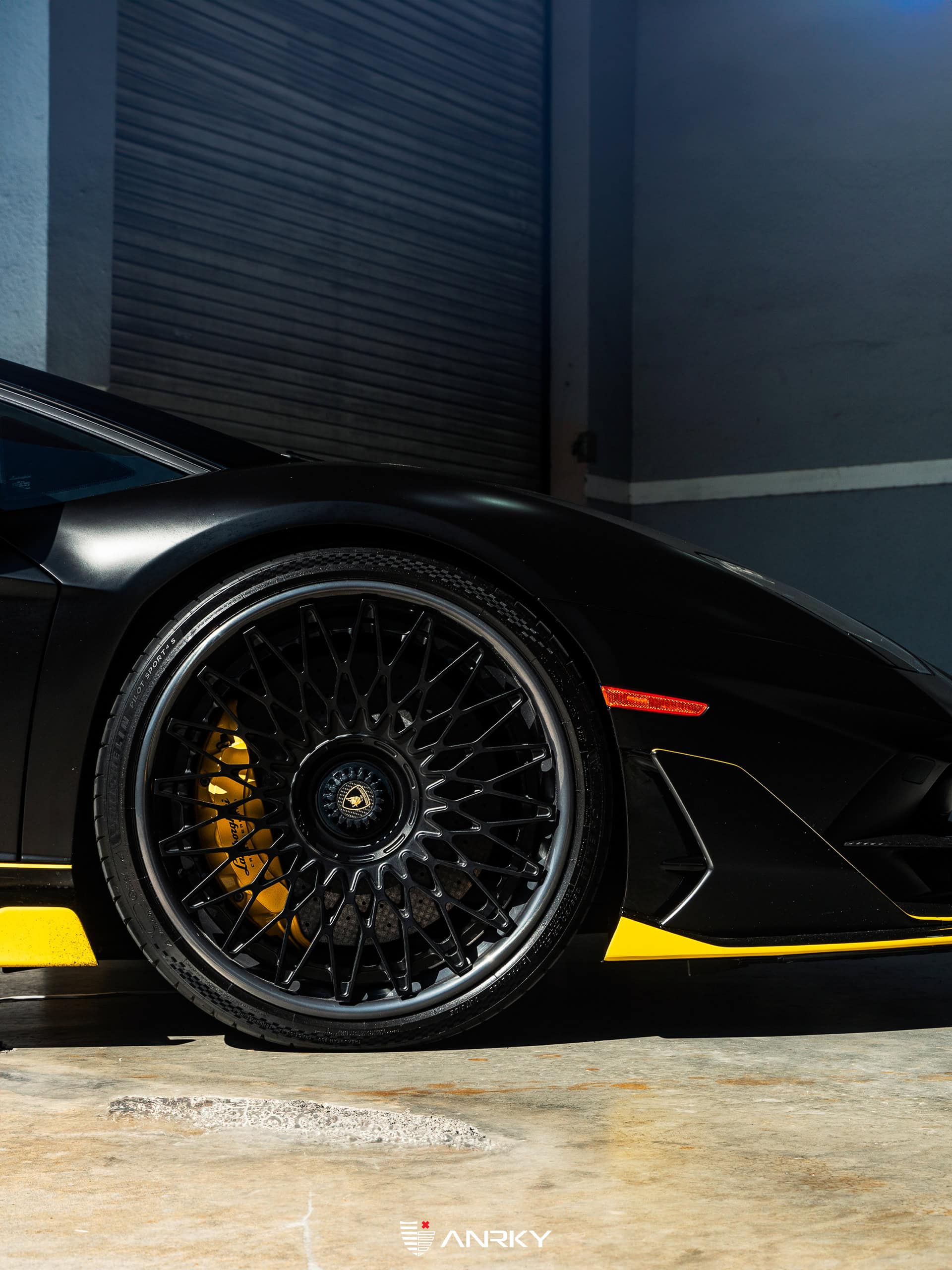 Lamborghini Aventador SVJ – RETROSeries RS7.3