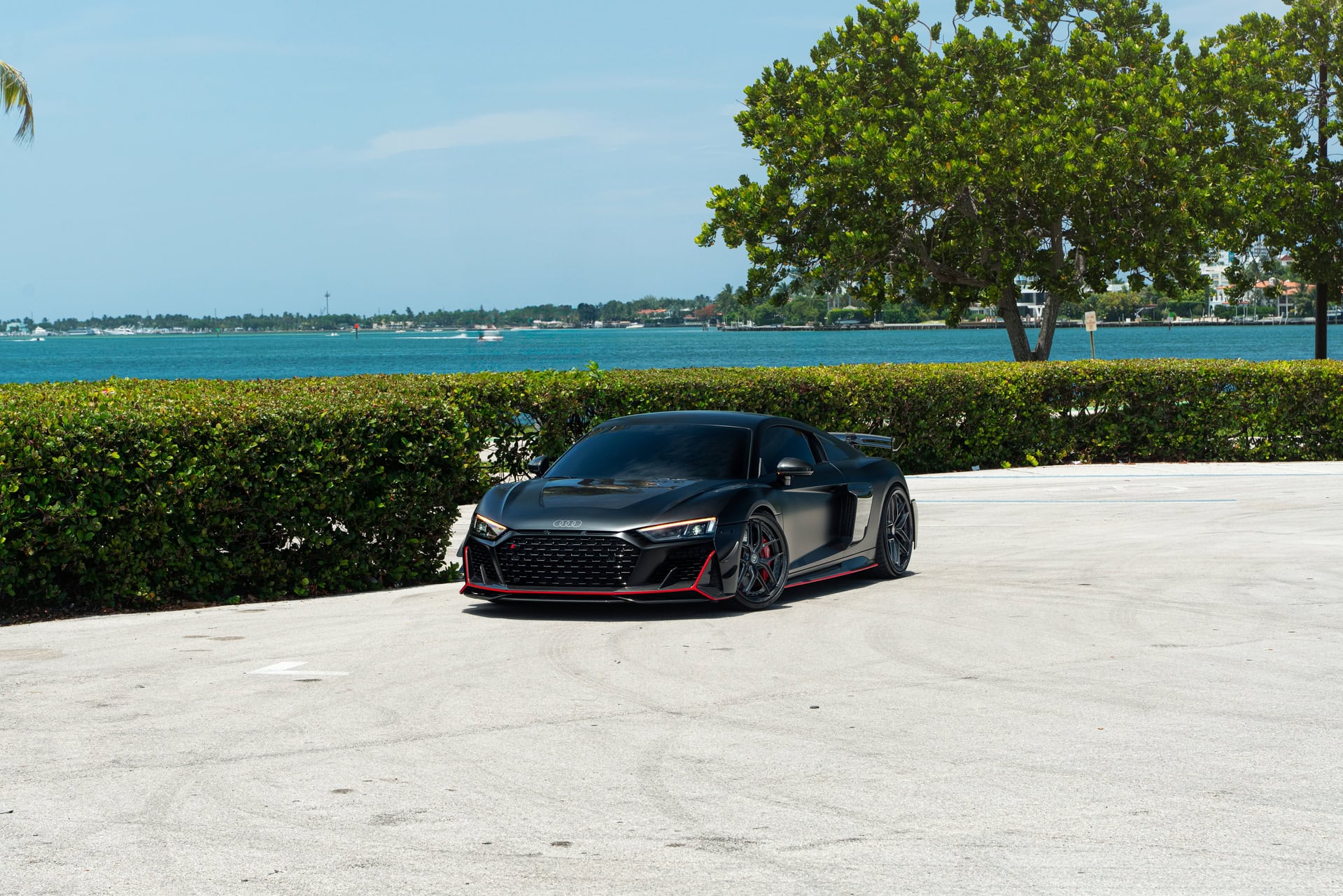 Audi R8 on HRE HX101 Carbon