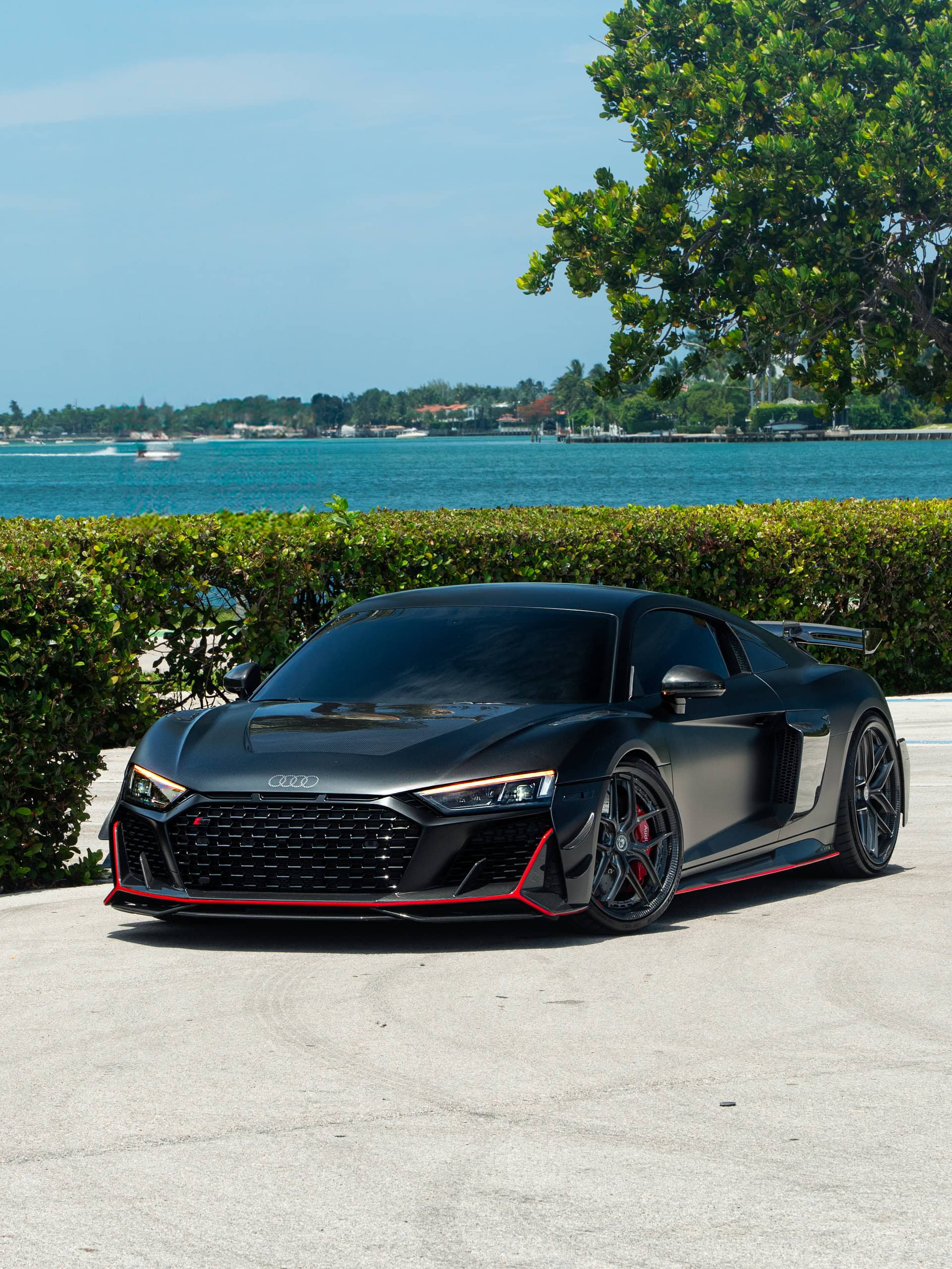 Audi R8 on HRE HX101 Carbon