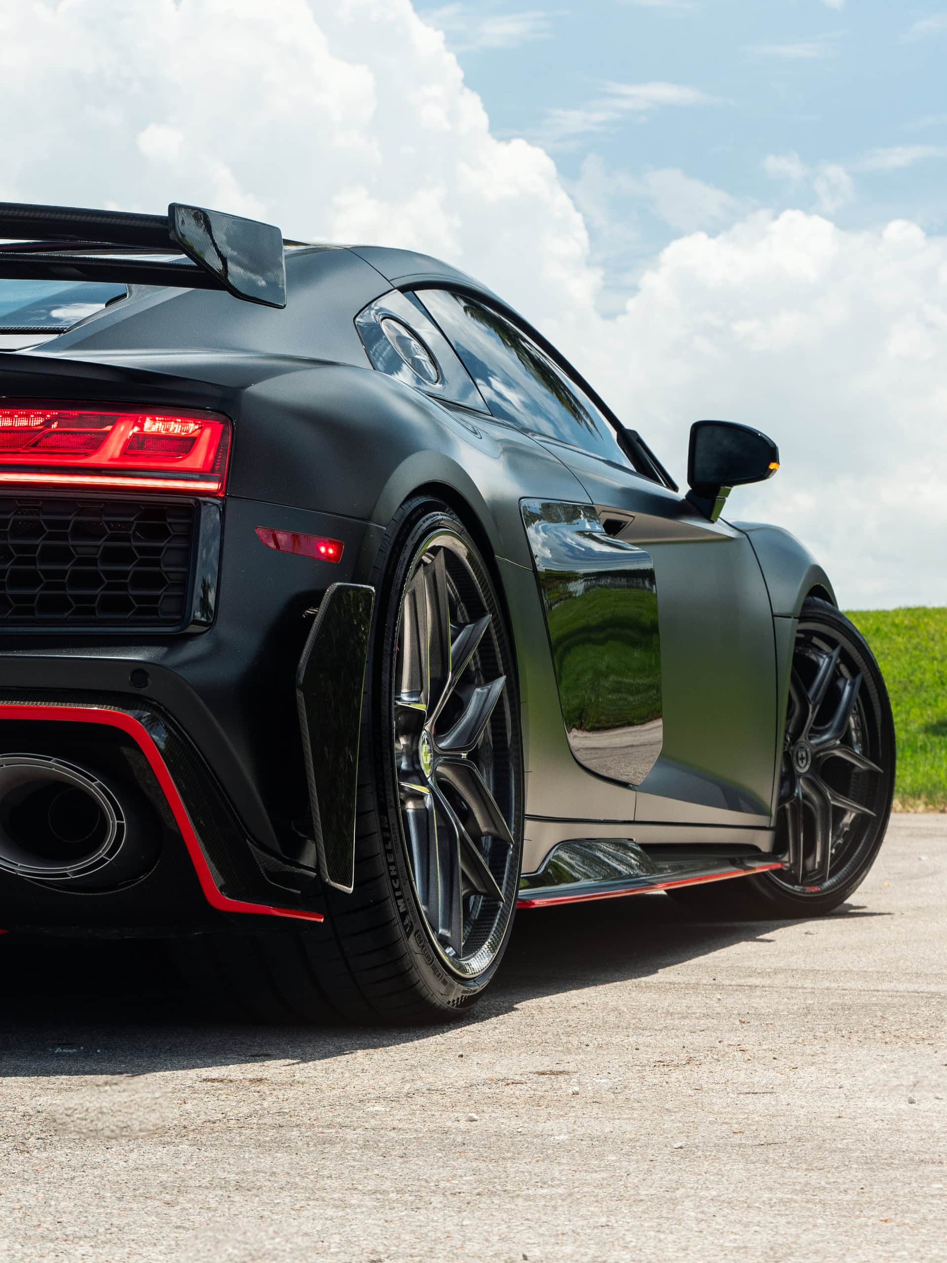 Audi R8 on HRE HX101 Carbon