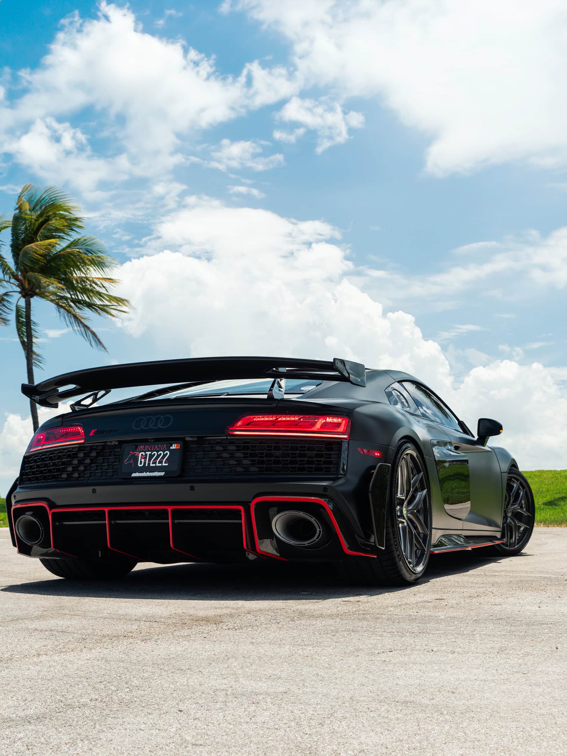 Audi R8 on HRE HX101 Carbon