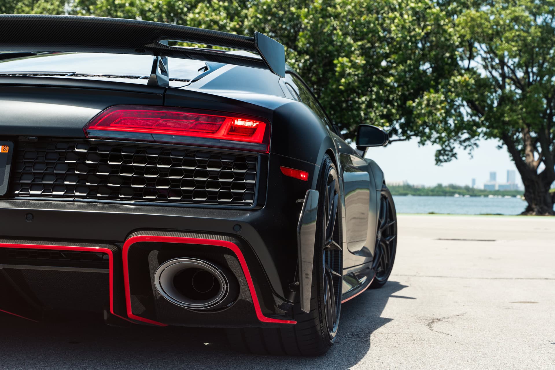 Audi R8 on HRE HX101 Carbon