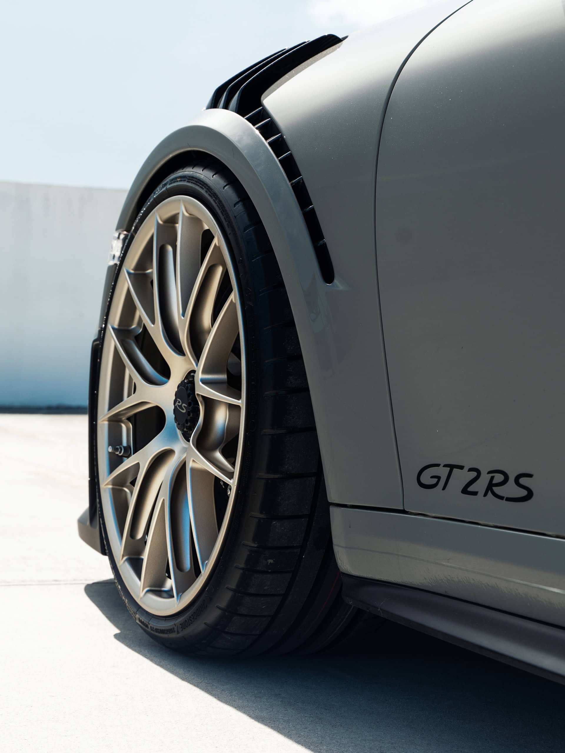 Porsche GT2 on IPE Wheels