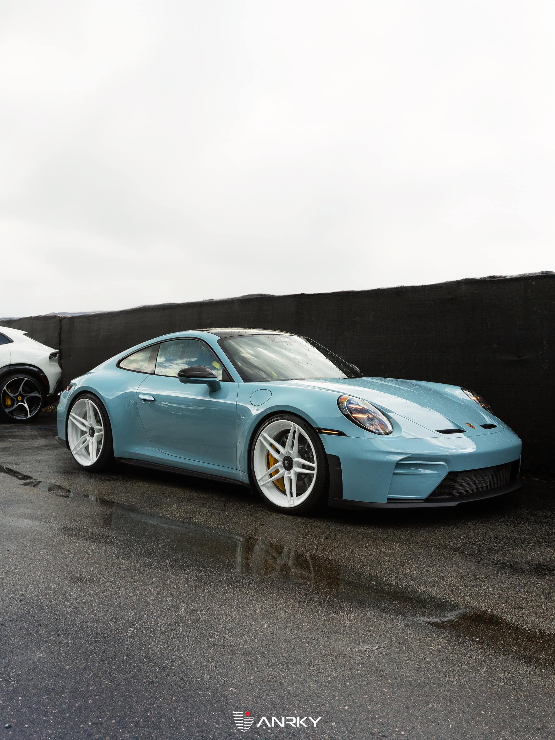 Porsche 992 GT3 Touring – AN27 SeriesTWO
