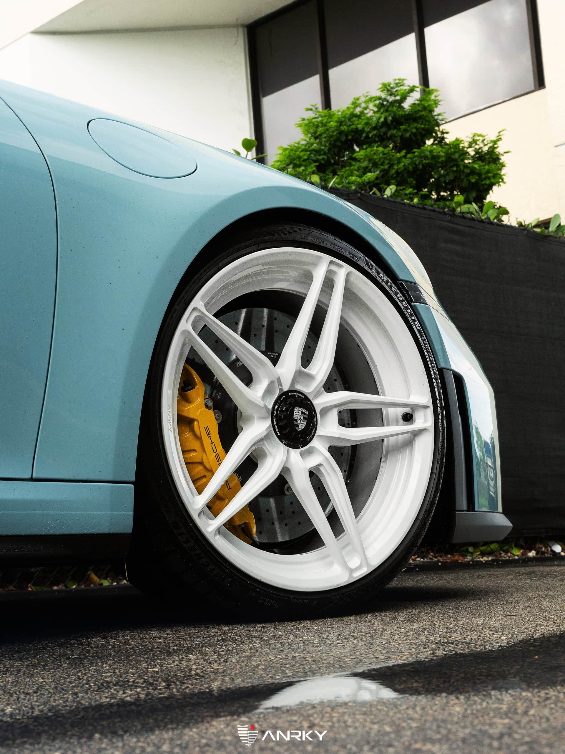 Porsche 992 GT3 Touring – AN27 SeriesTWO