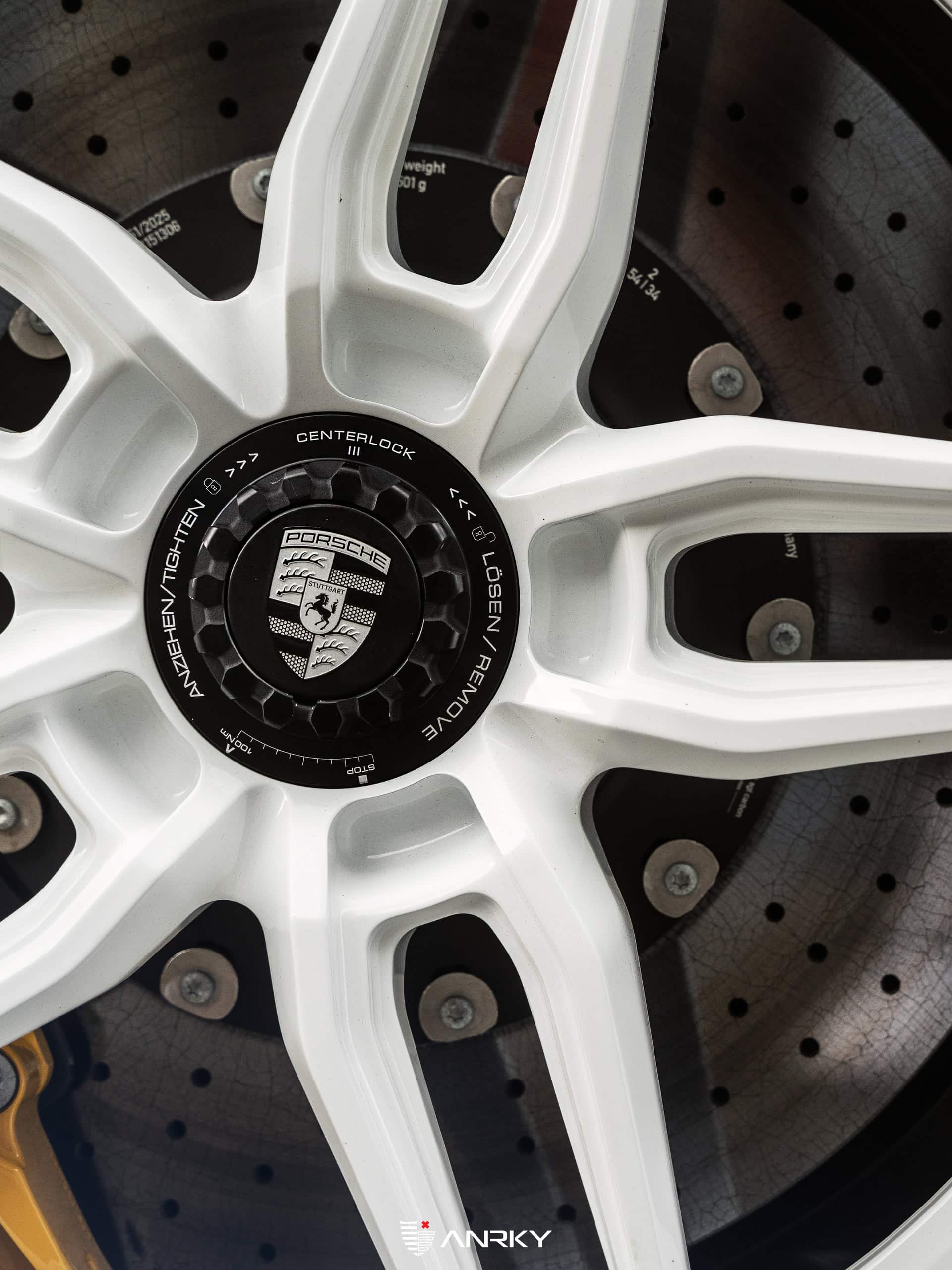 Porsche 992 GT3 Touring – AN27 SeriesTWO