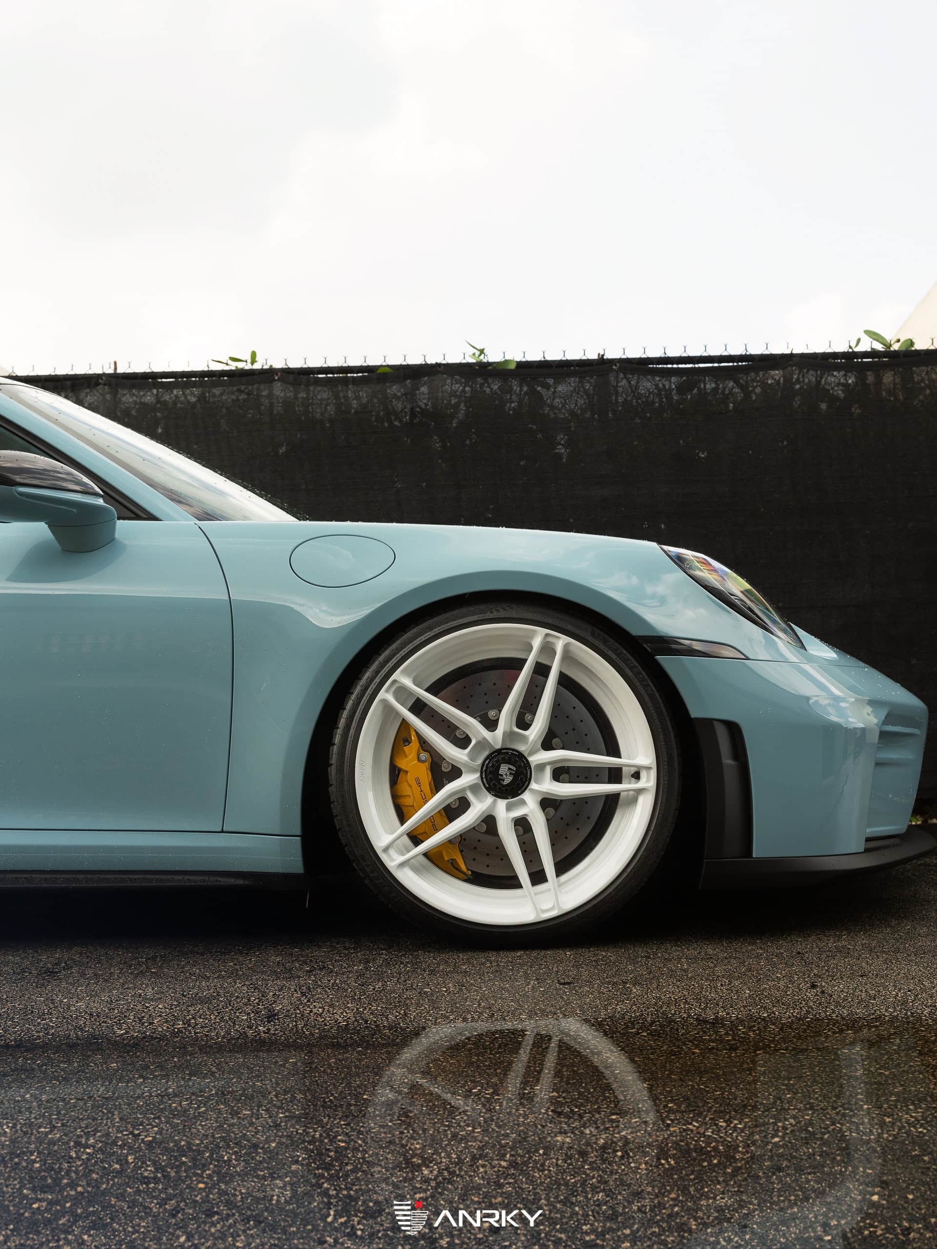 Porsche 992 GT3 Touring – AN27 SeriesTWO