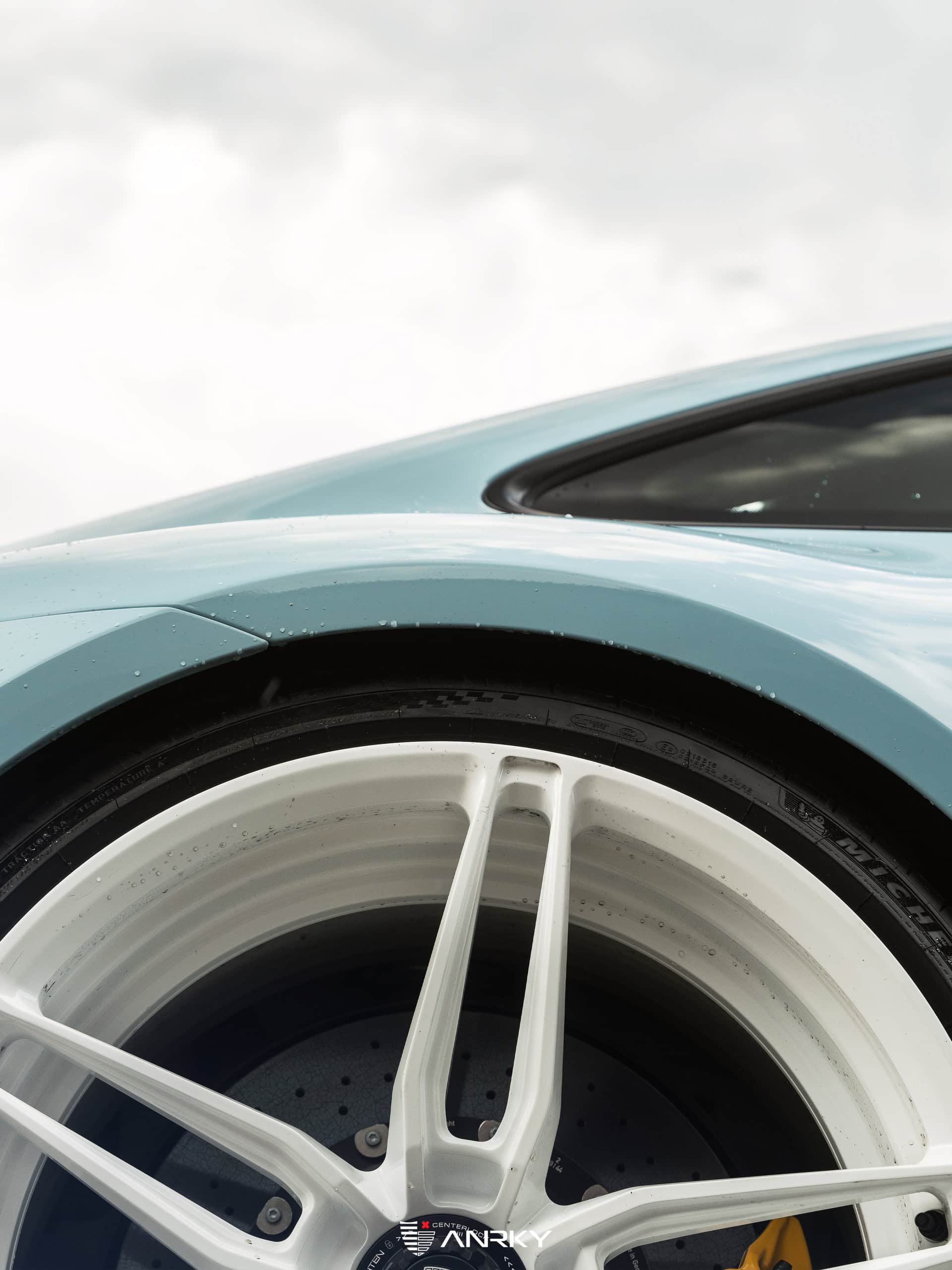 Porsche 992 GT3 Touring – AN27 SeriesTWO