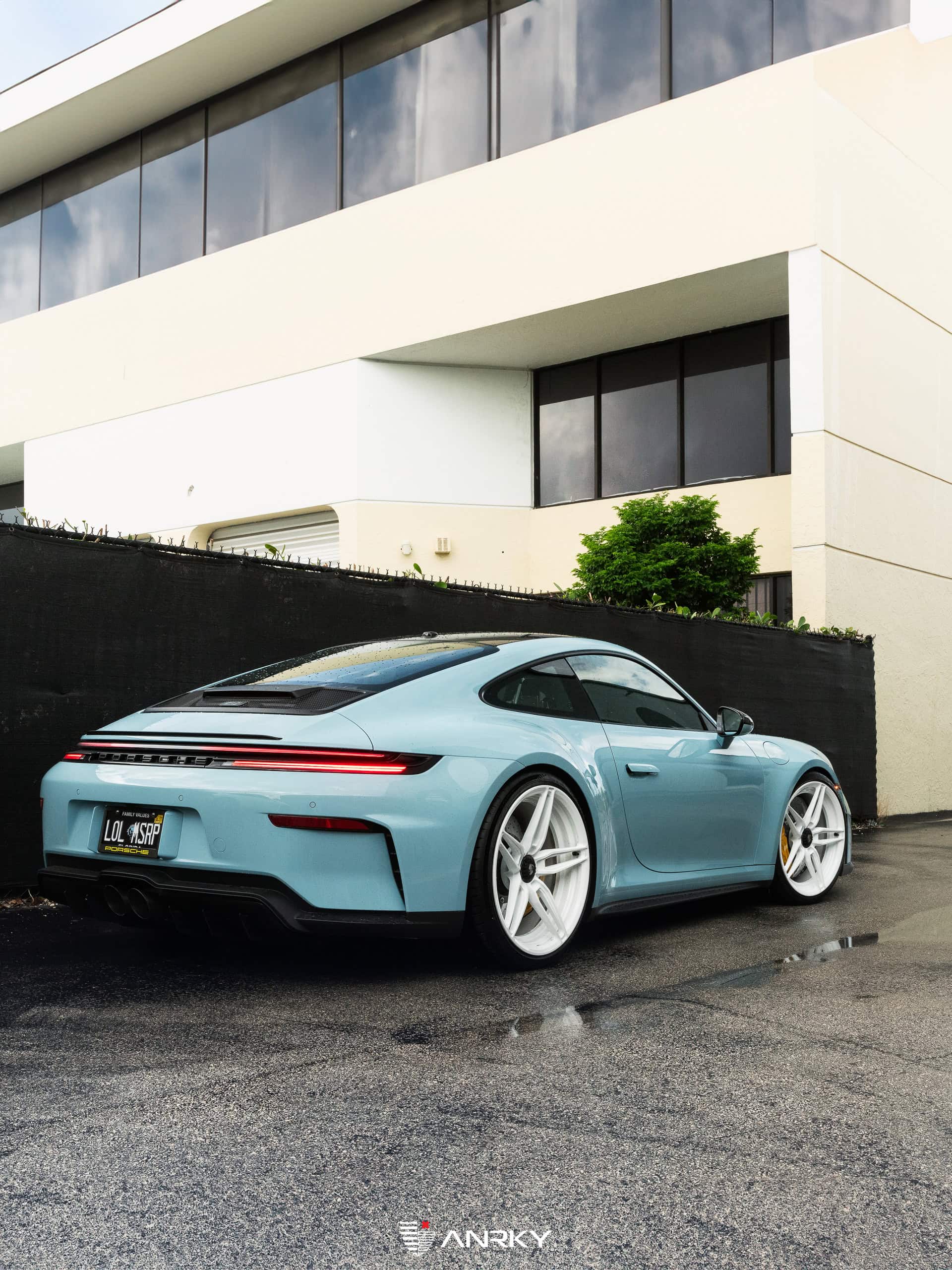 Porsche 992 GT3 Touring – AN27 SeriesTWO