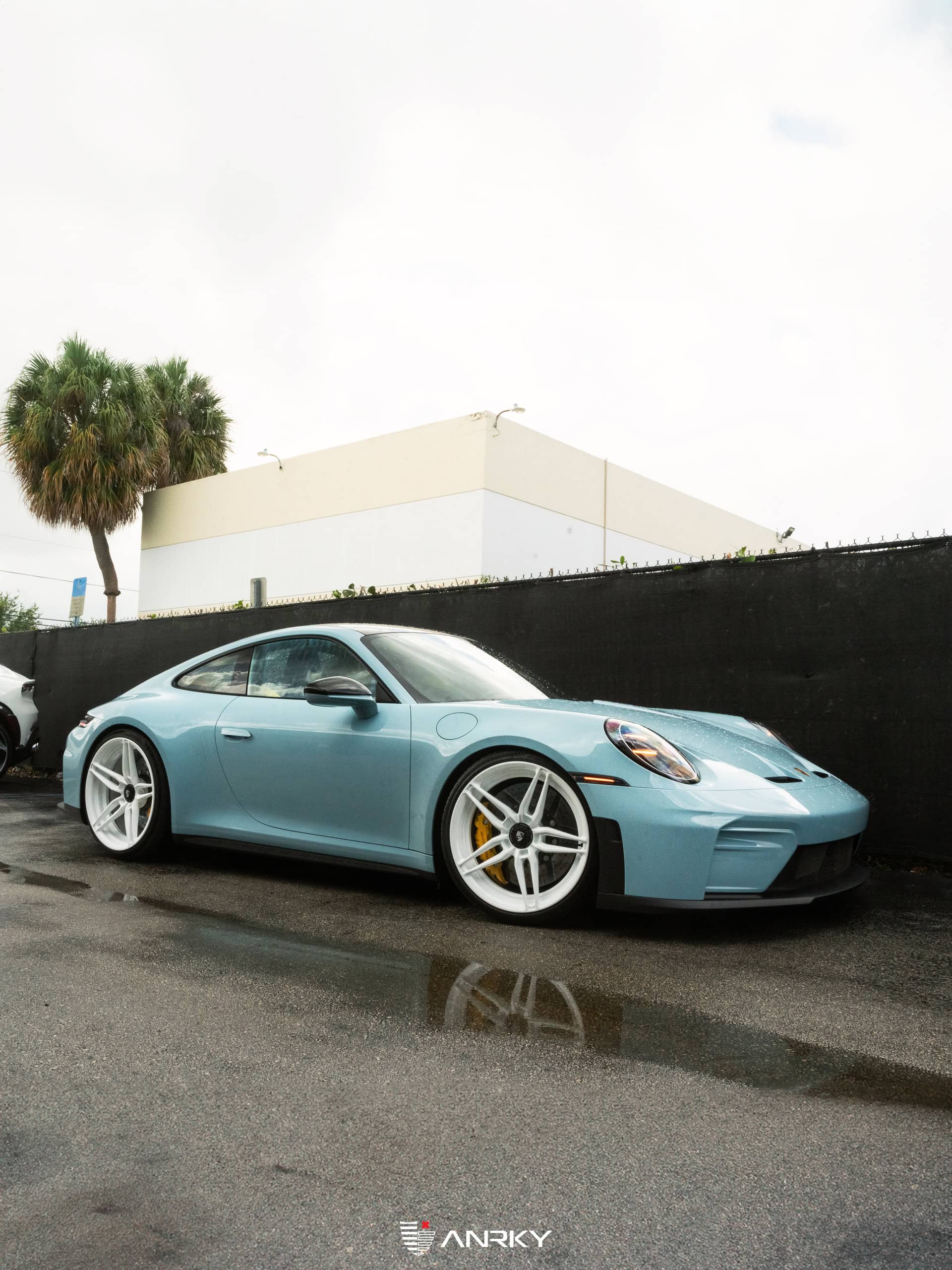 Porsche 992 GT3 Touring – AN27 SeriesTWO